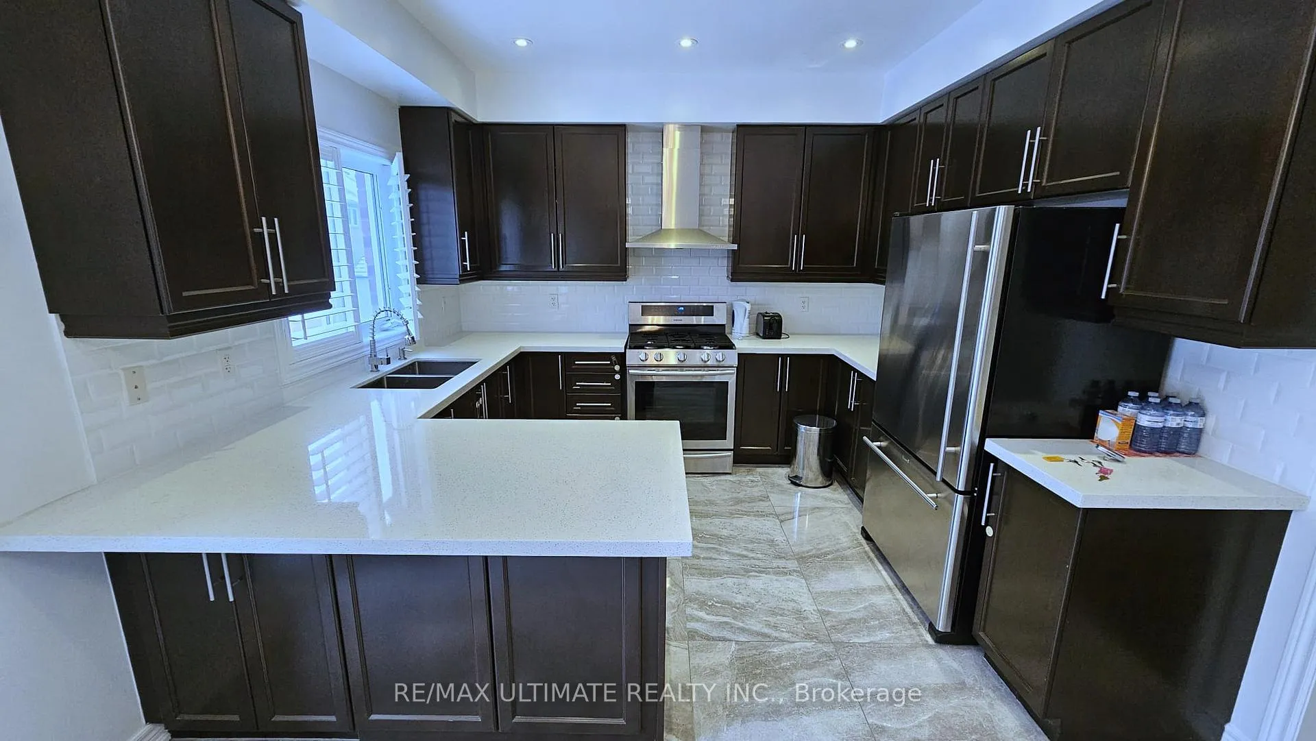 Photo 5 of 23 Seastar (Upper) Road, Brampton, Bram West — HOMEH