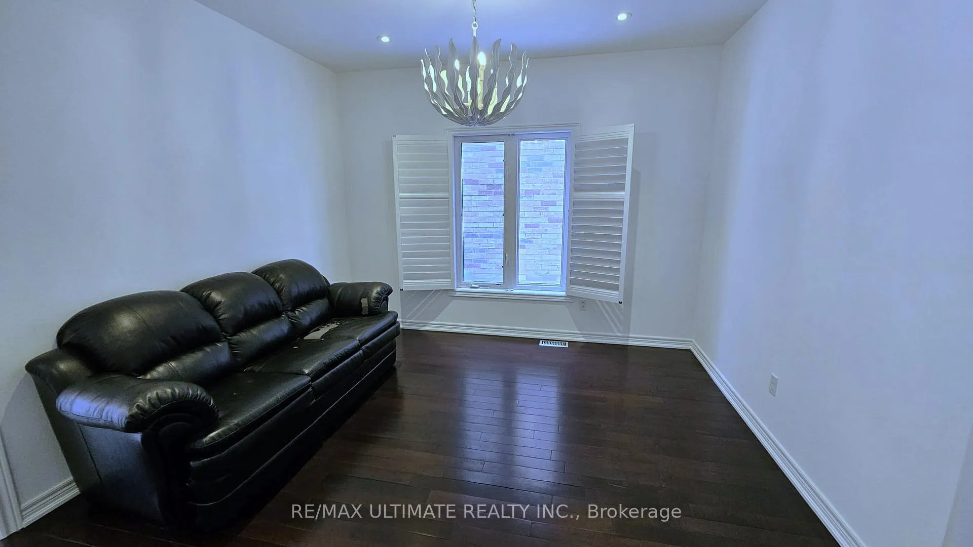 Photo 6 of 23 Seastar (Upper) Road, Brampton, Bram West — HOMEH