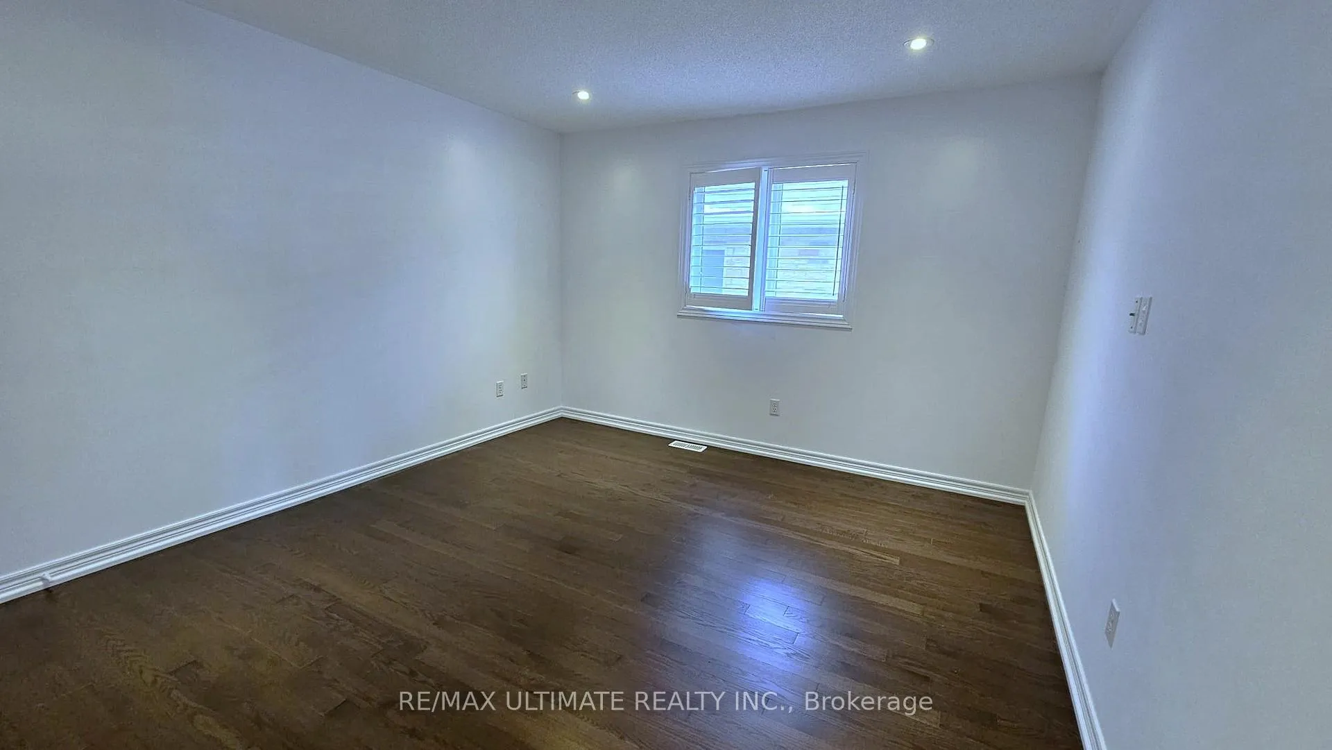 Photo 8 of 23 Seastar (Upper) Road, Brampton, Bram West — HOMEH