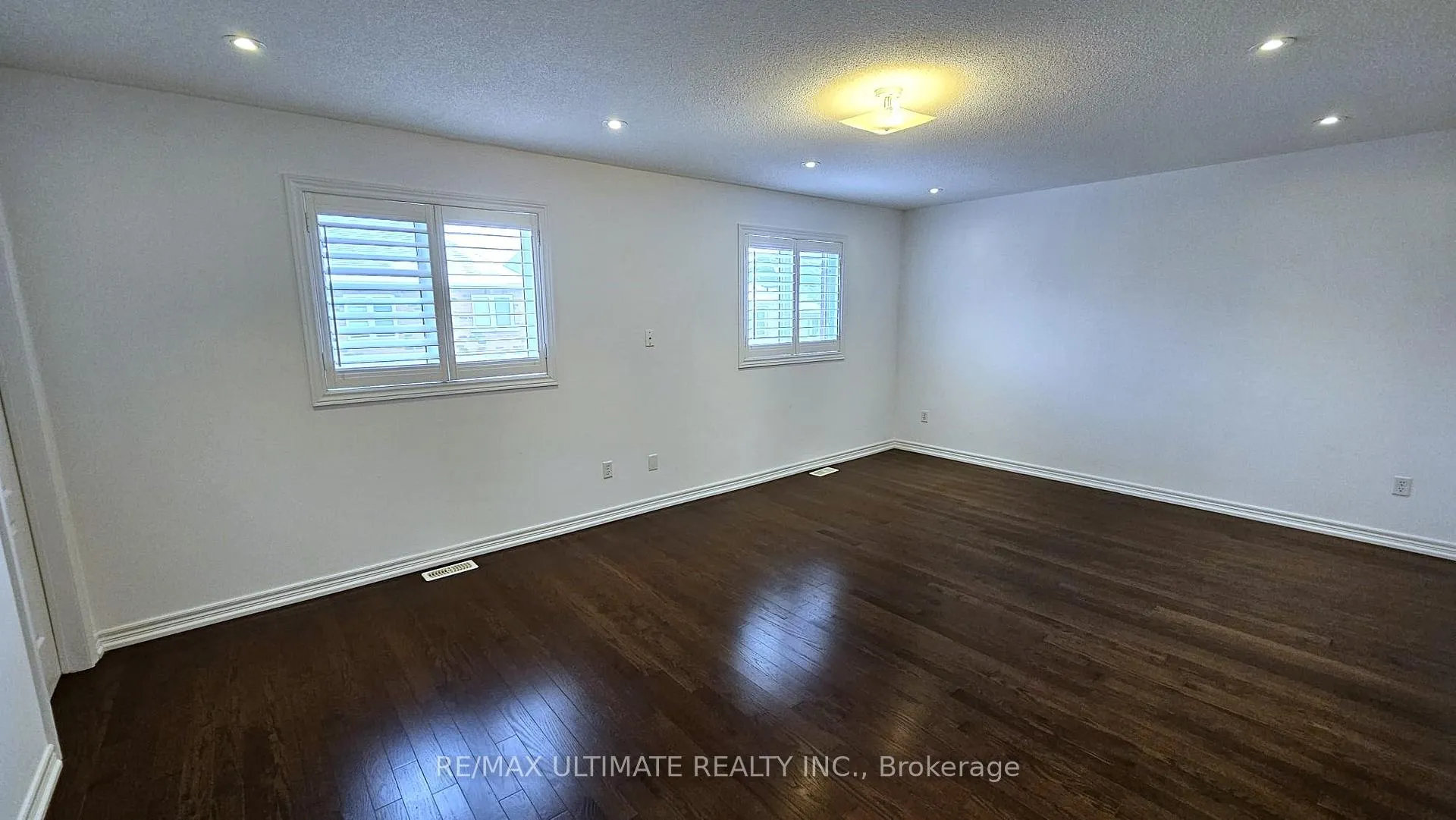 Photo 9 of 23 Seastar (Upper) Road, Brampton, Bram West — HOMEH