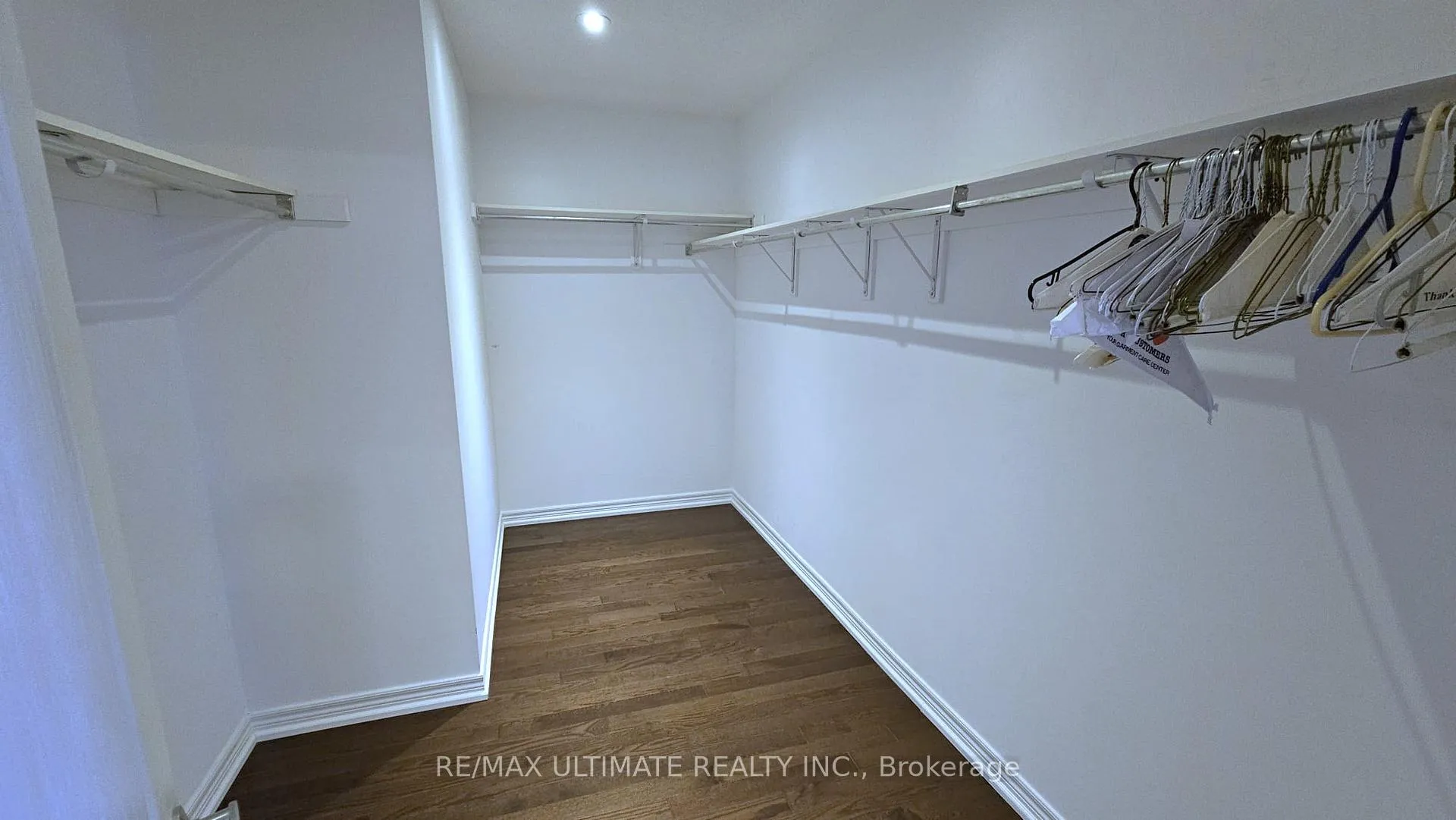 Photo 10 of 23 Seastar (Upper) Road, Brampton, Bram West — HOMEH