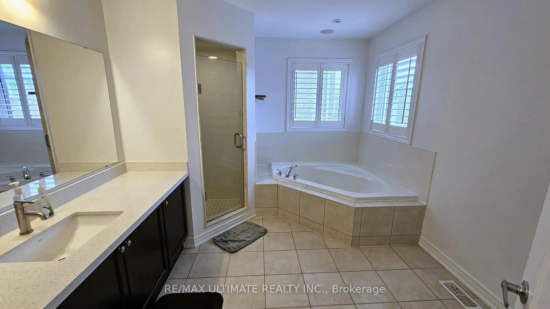 Photo 11 of 23 Seastar (Upper) Road, Brampton, Bram West — HOMEH