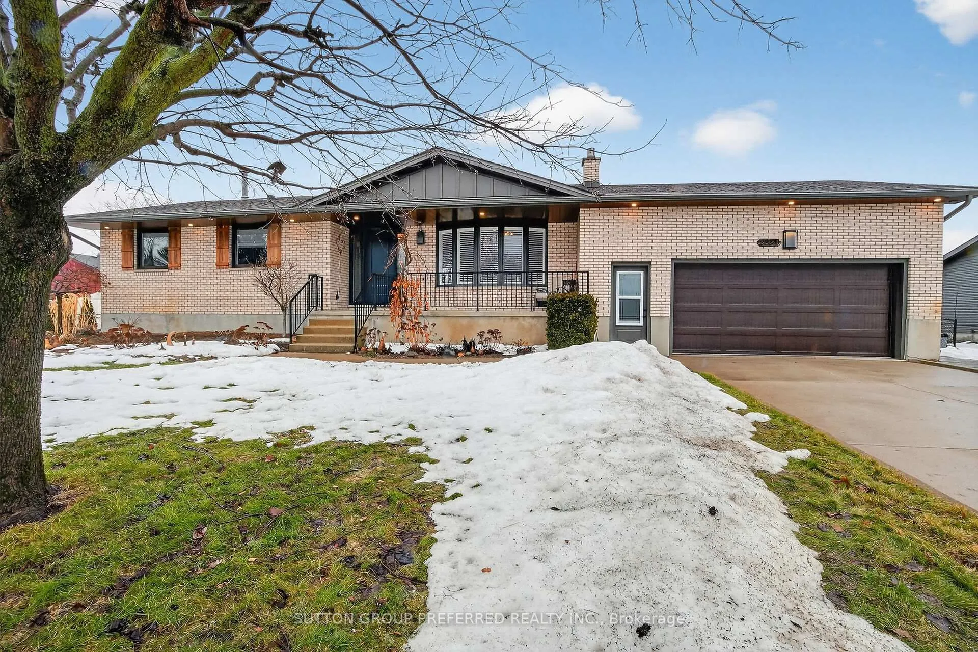 Photo 1 of 22270 Adelaide Road, Strathroy-Caradoc, Mount Brydges — HOMEH