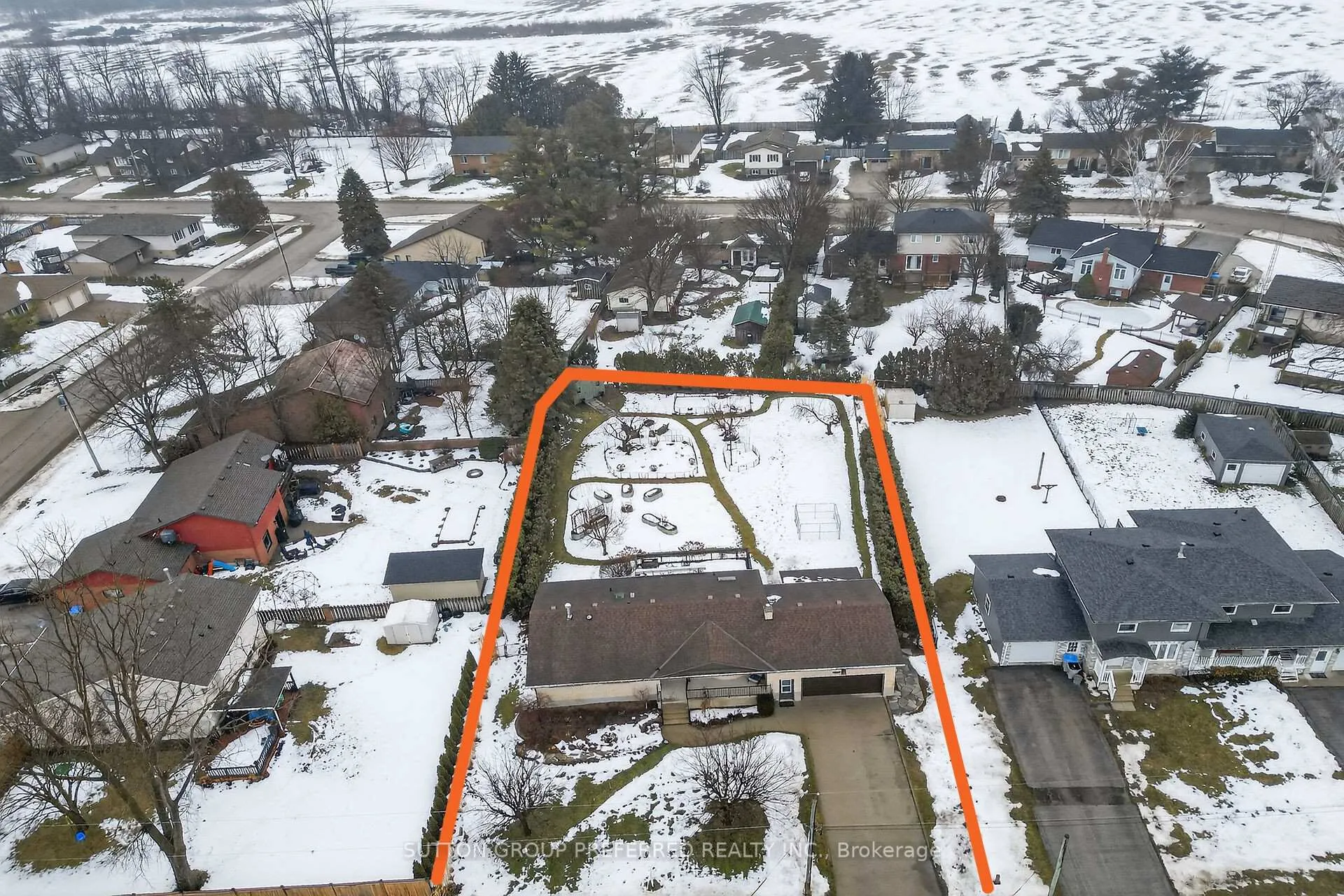Photo 3 of 22270 Adelaide Road, Strathroy-Caradoc, Mount Brydges — HOMEH