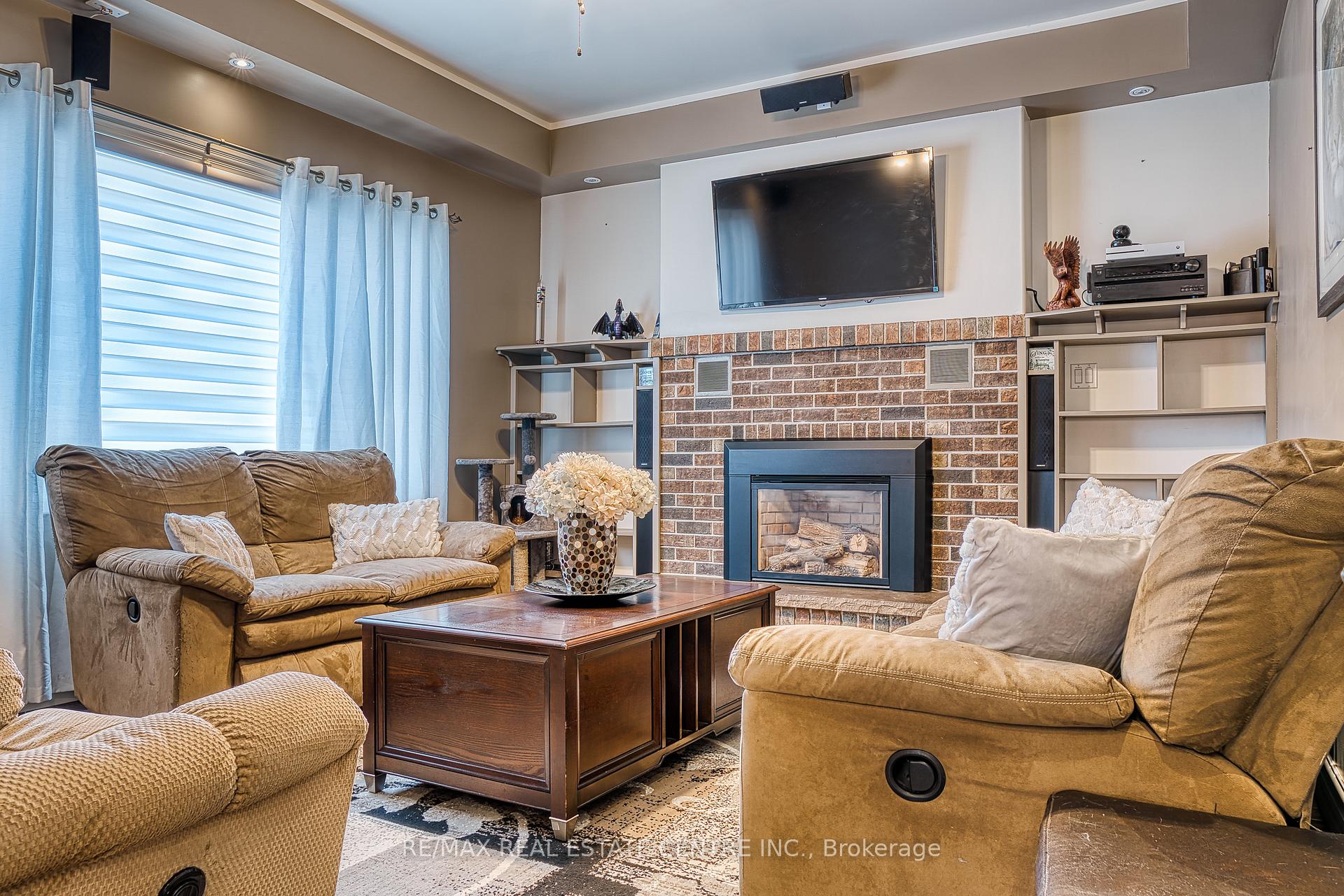 Photo 16 of 3070 Patrick Street, Howick — HOMEH