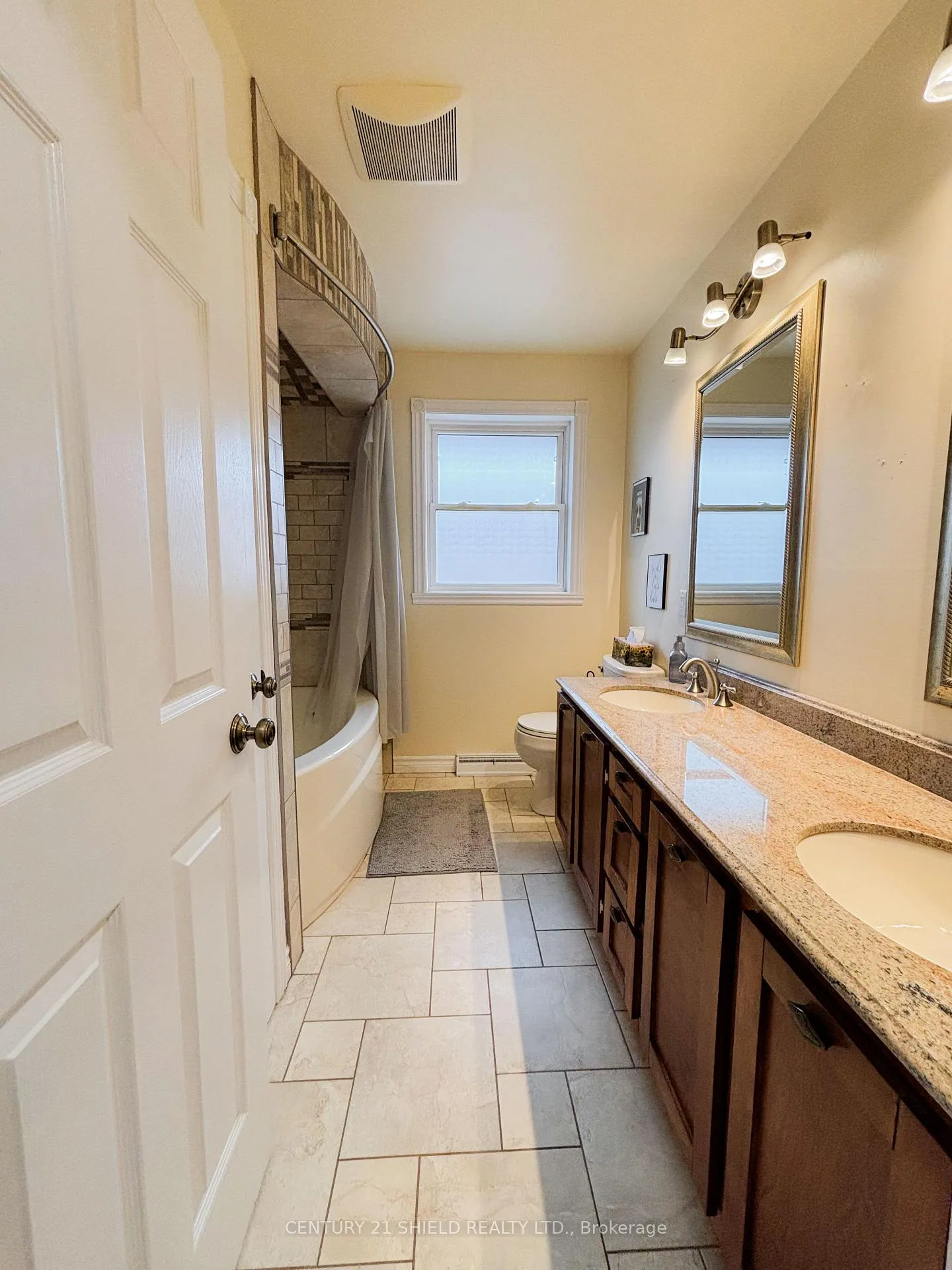Photo 11 of 771 Laflin Avenue, Cornwall — HOMEH