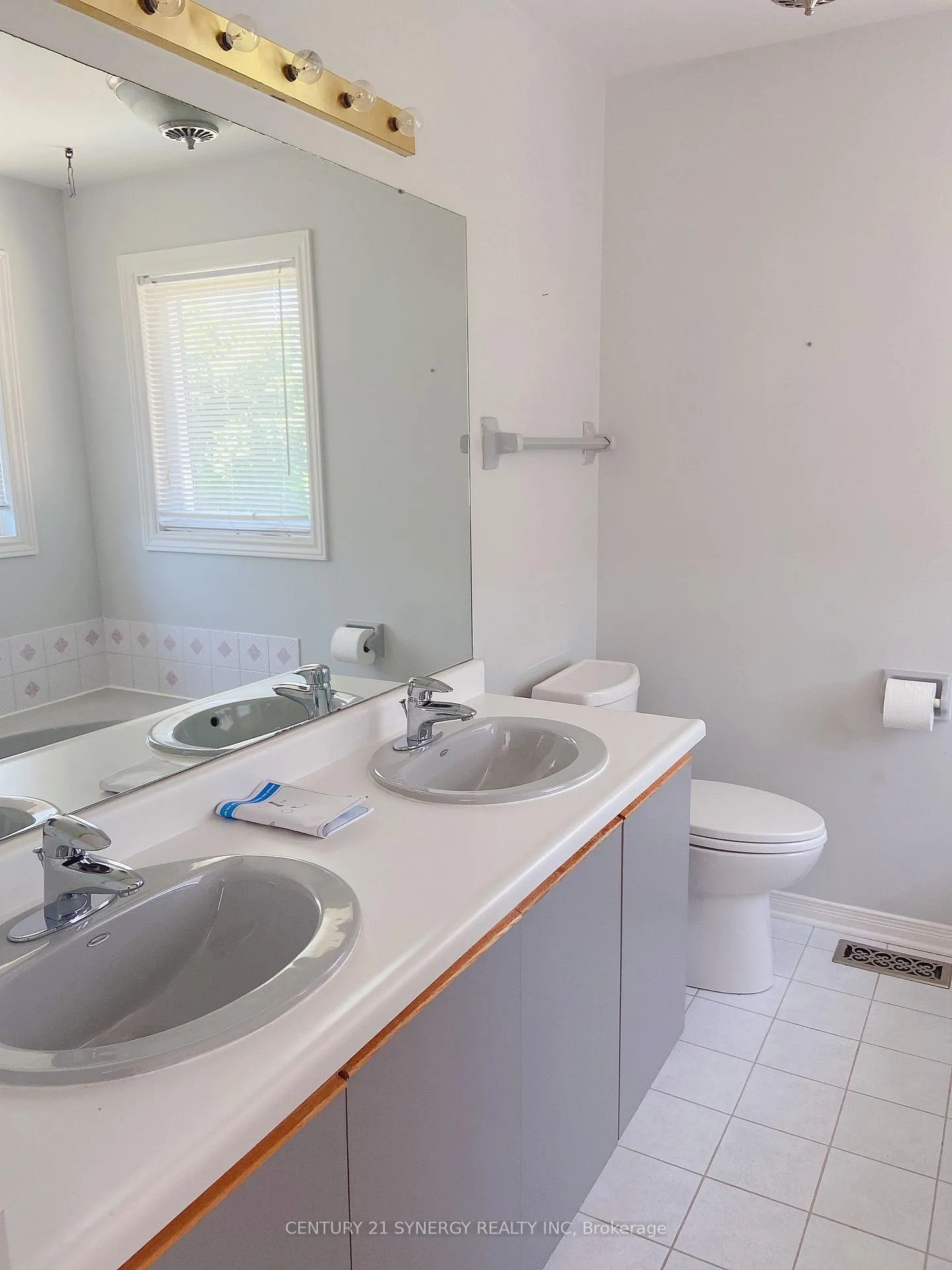 Photo 12 of 3457 Wyman Crescent, Ottawa, Windsor Park Village — HOMEH