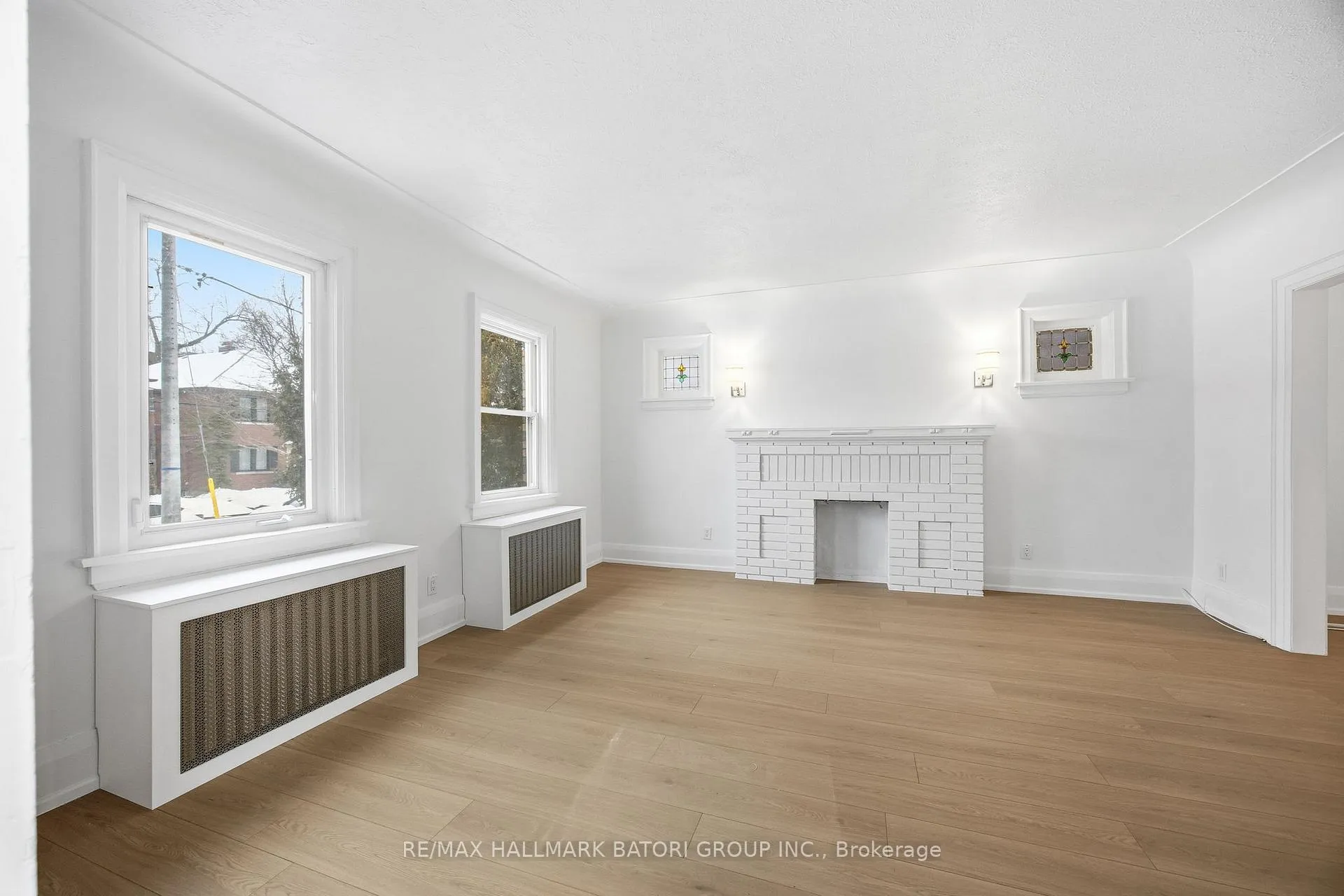 Photo 3 of Unit Main, 70 Burnaby Boulevard, Toronto, Lawrence Park South — HOMEH