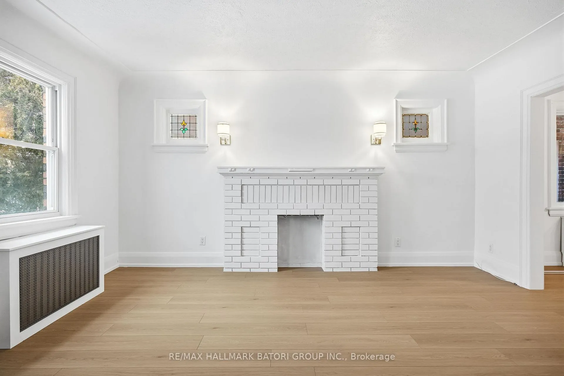 Photo 4 of Unit Main, 70 Burnaby Boulevard, Toronto, Lawrence Park South — HOMEH