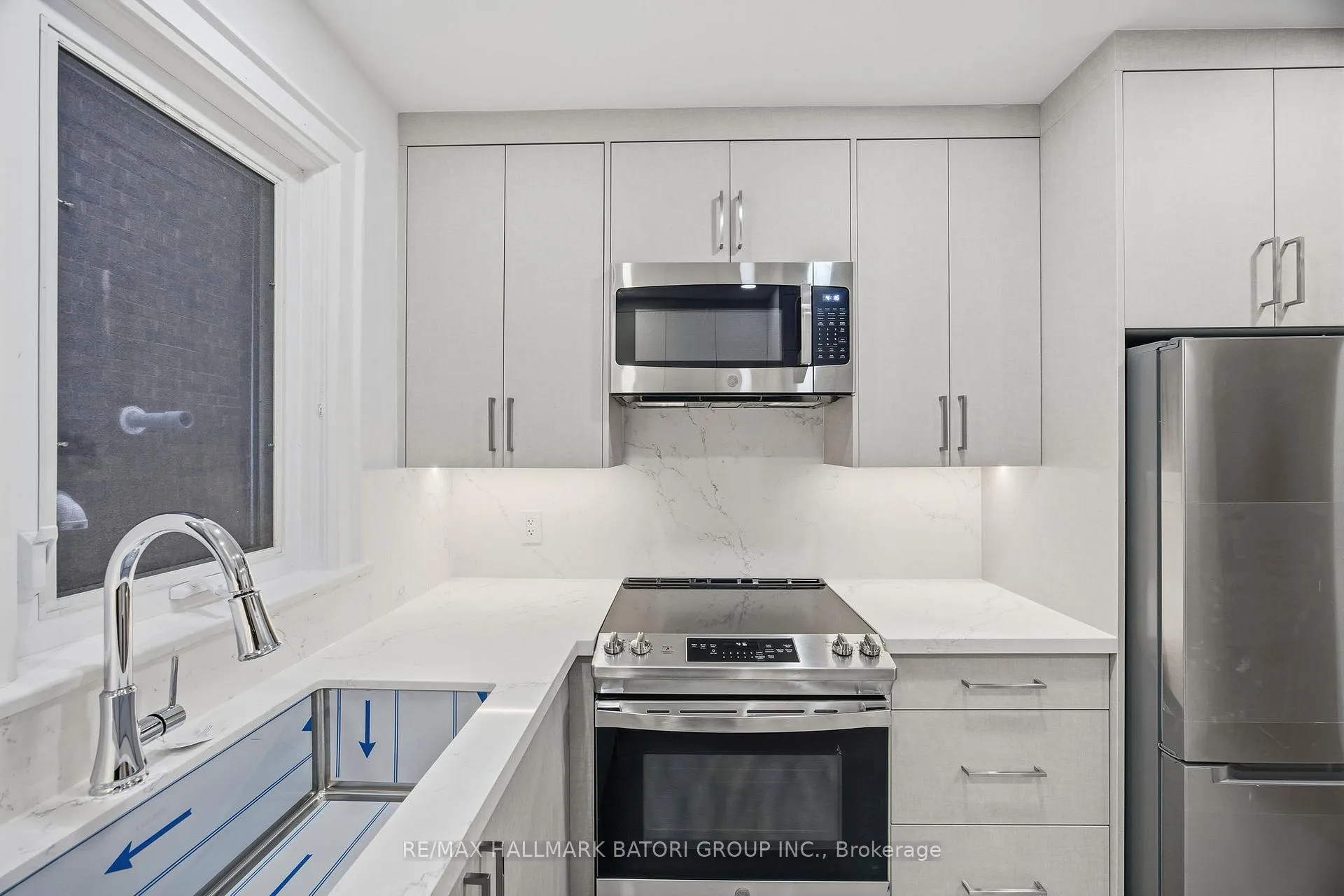 Photo 11 of Unit Main, 70 Burnaby Boulevard, Toronto, Lawrence Park South — HOMEH
