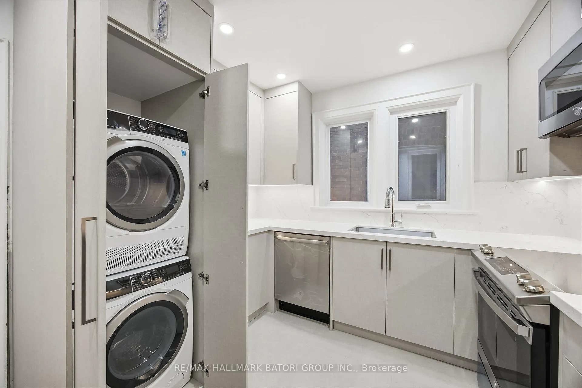 Photo 12 of Unit Main, 70 Burnaby Boulevard, Toronto, Lawrence Park South — HOMEH