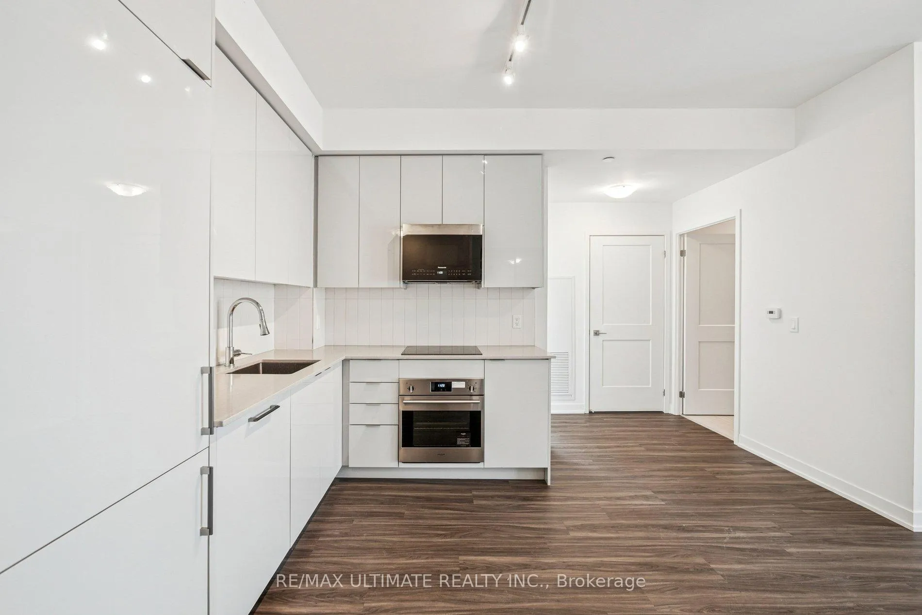 Photo 3 of Unit 723, 498 Caldari Road, Vaughan, Concord — HOMEH