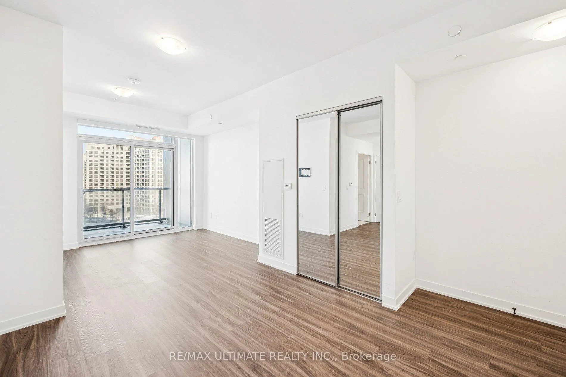 Photo 8 of Unit 723, 498 Caldari Road, Vaughan, Concord — HOMEH