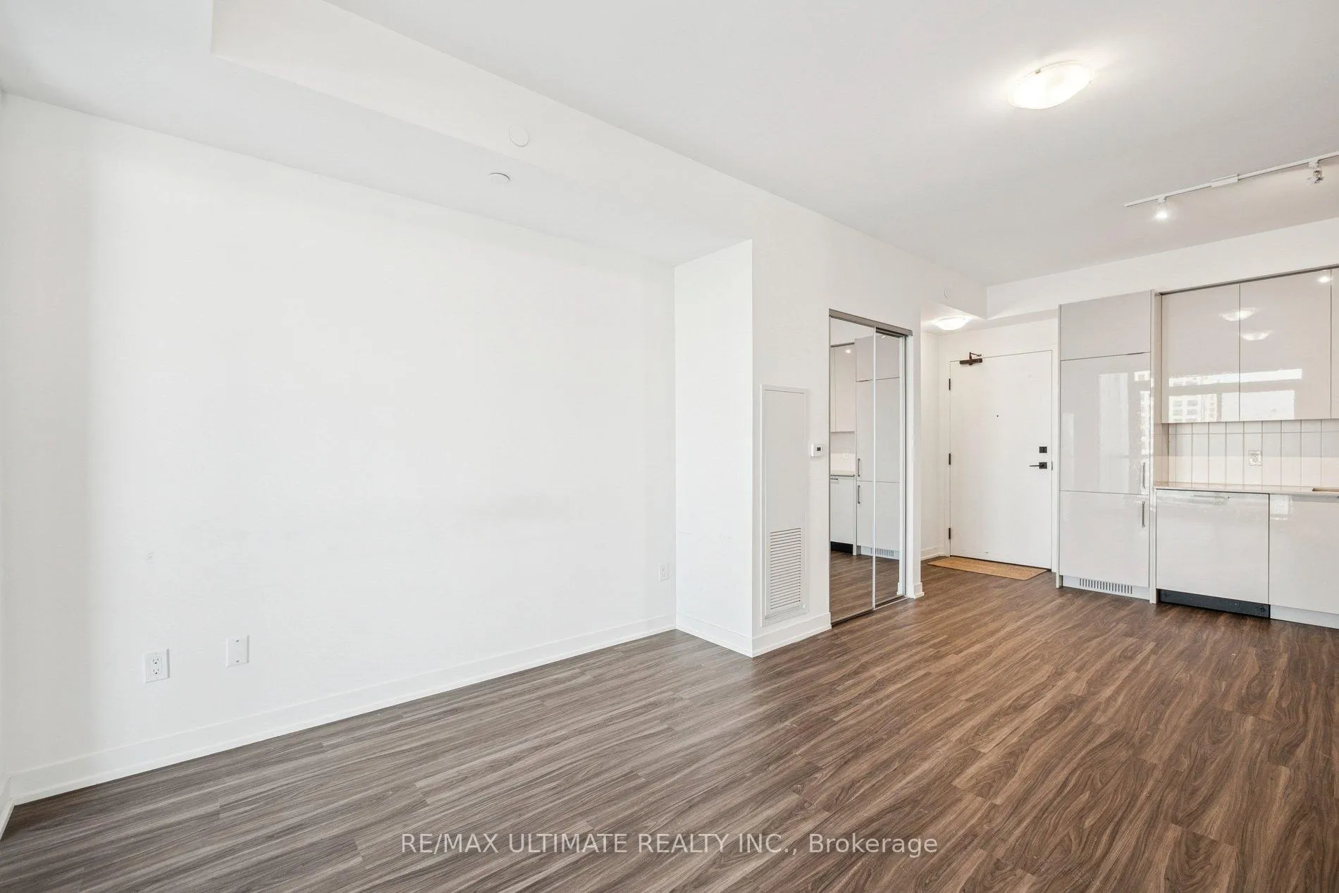 Photo 12 of Unit 723, 498 Caldari Road, Vaughan, Concord — HOMEH
