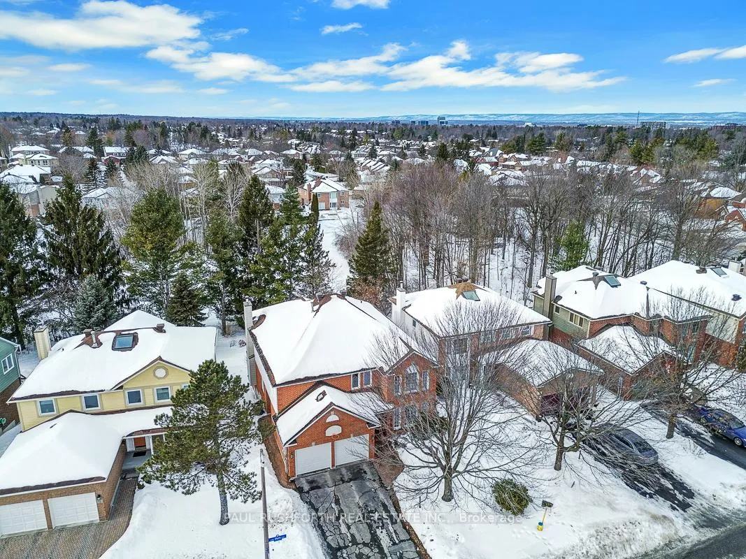Photo 2 of 9 Sherk Crescent, Ottawa, Kanata - Kanata Lakes/Heritage Hills — HOMEH