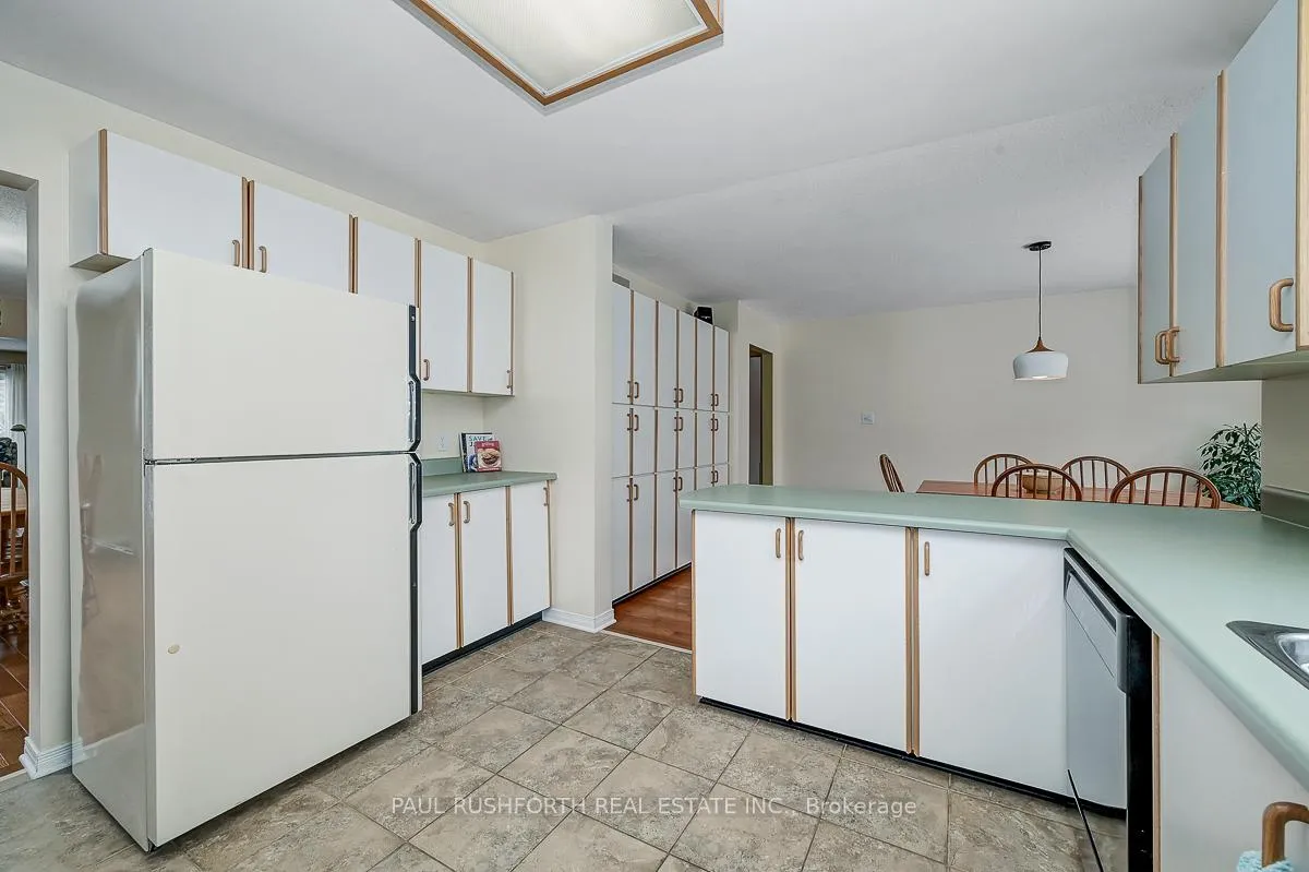 Photo 10 of 9 Sherk Crescent, Ottawa, Kanata - Kanata Lakes/Heritage Hills — HOMEH