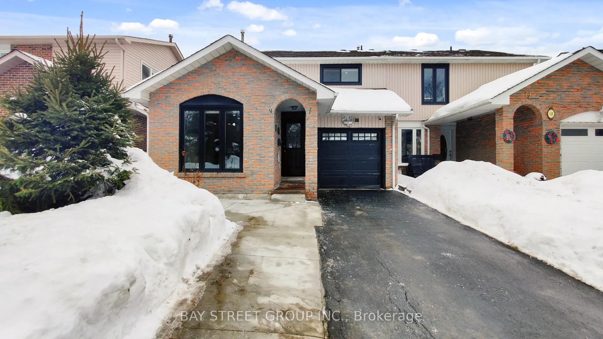 Photo 1 of 20 Camberley Crescent, Brampton, Brampton North — HOMEH