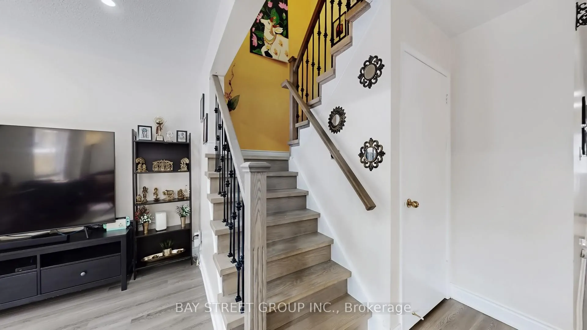Photo 17 of 20 Camberley Crescent, Brampton, Brampton North — HOMEH