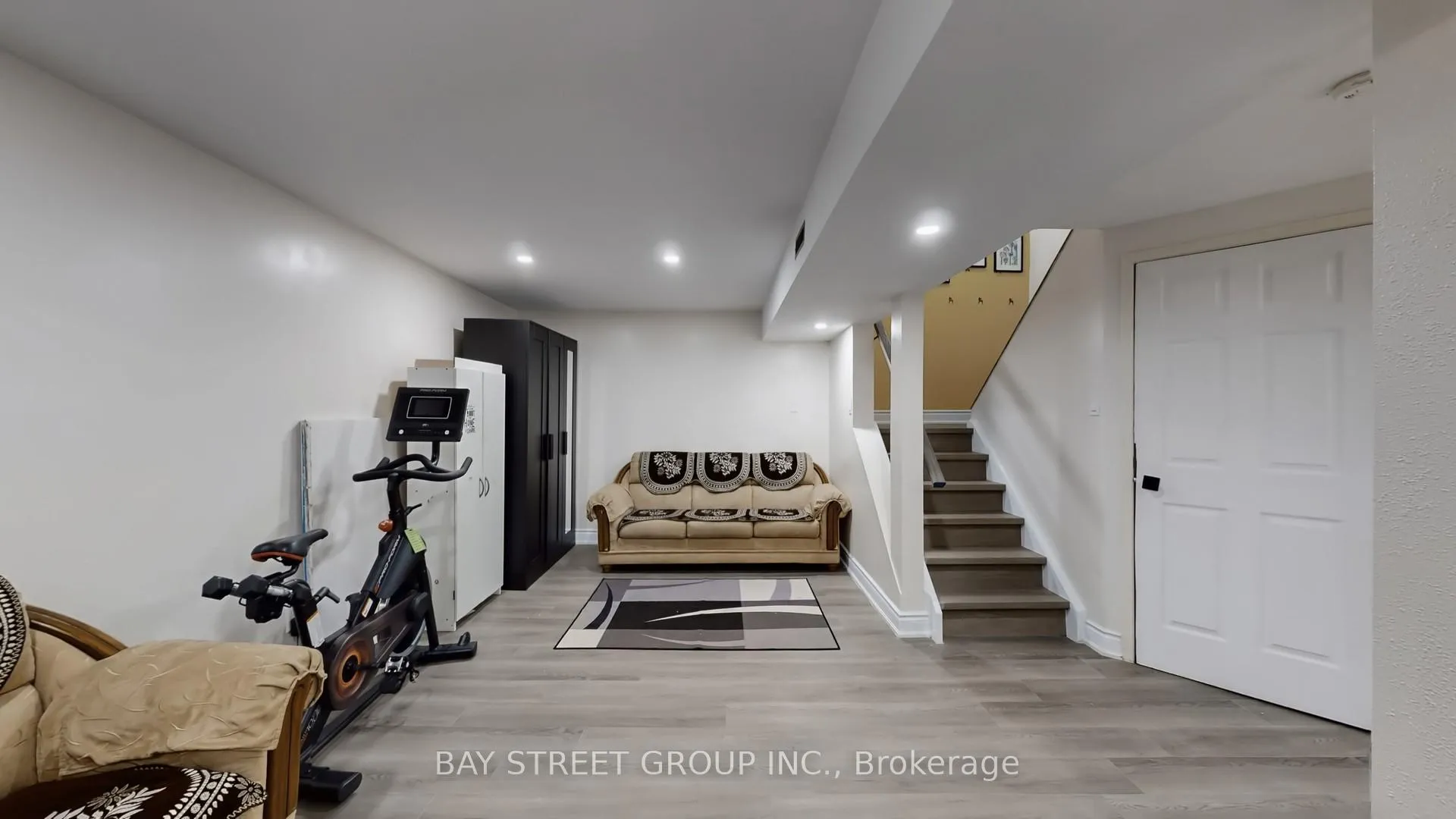 Photo 29 of 20 Camberley Crescent, Brampton, Brampton North — HOMEH