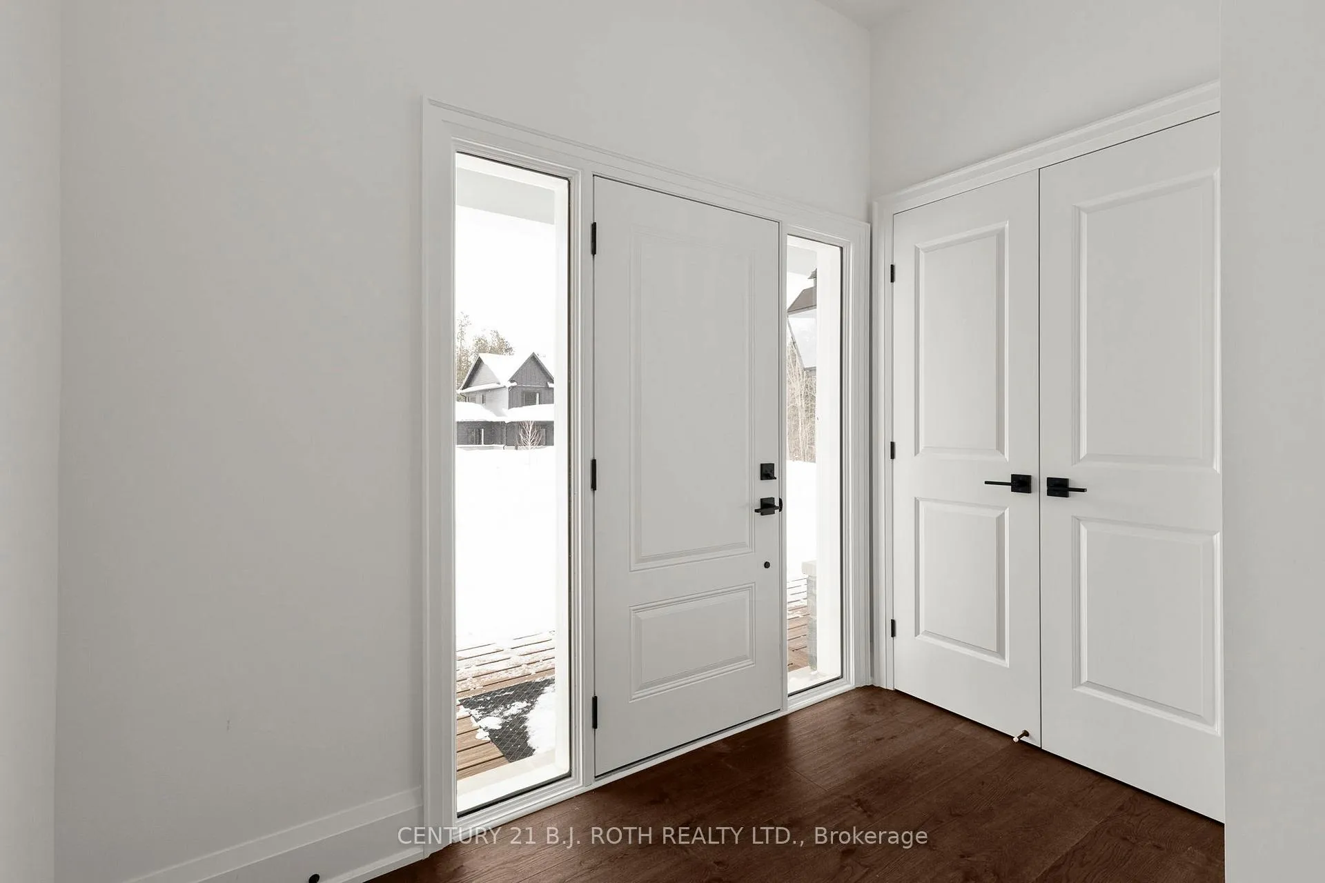 Photo 3 of 66 Thoroughbred Drive, Oro-Medonte, Rural Oro-Medonte — HOMEH