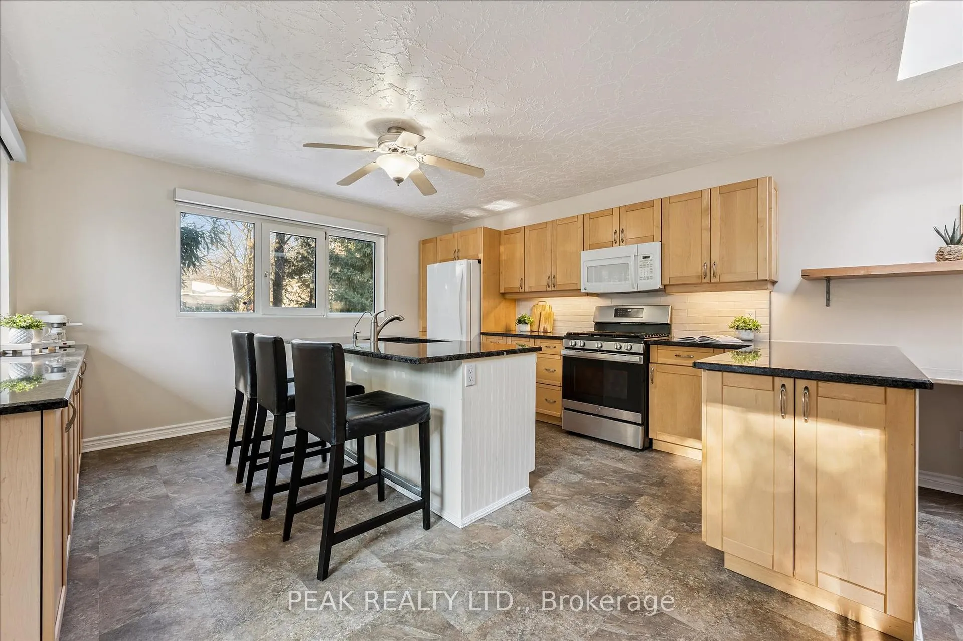 Photo 7 of 204 Cedarbrae Avenue, Waterloo — HOMEH