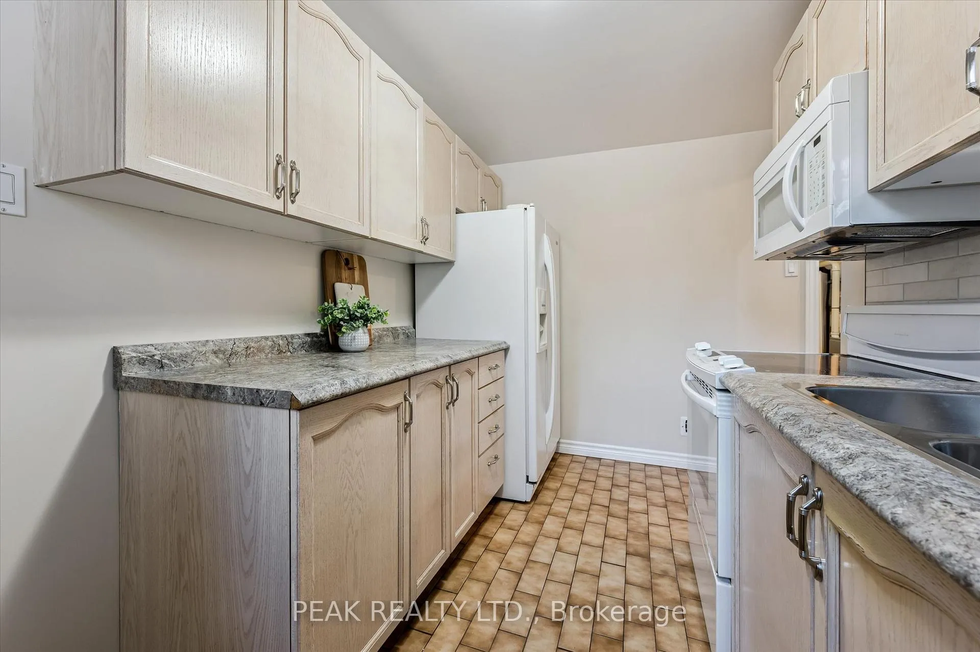 Photo 29 of 204 Cedarbrae Avenue, Waterloo — HOMEH