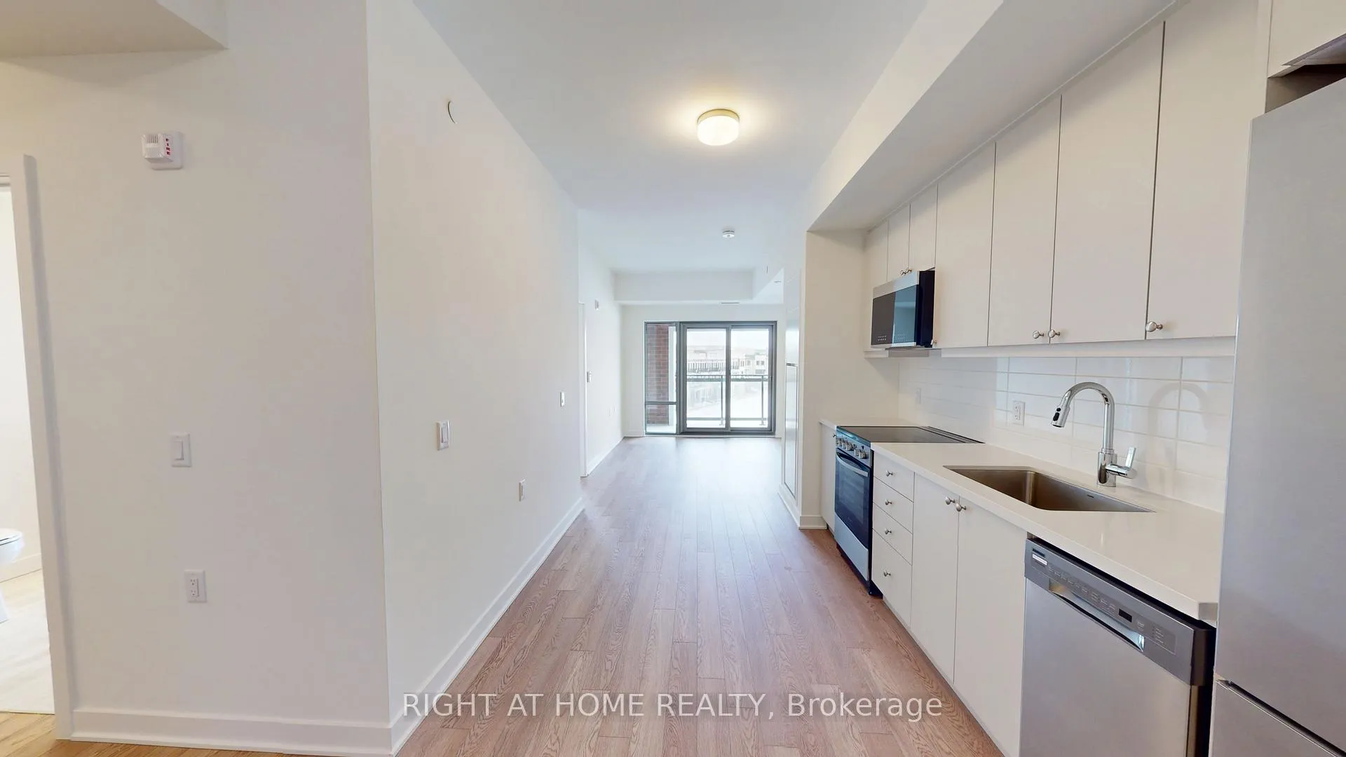 Photo 3 of Unit 409, 51 Clarington Boulevard, Clarington, Bowmanville — HOMEH
