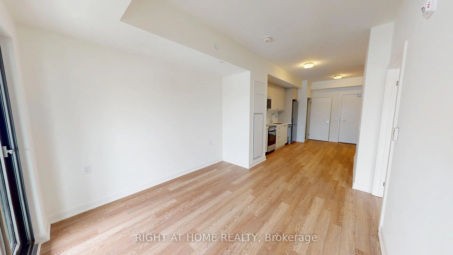 Photo 12 of Unit 409, 51 Clarington Boulevard, Clarington, Bowmanville — HOMEH