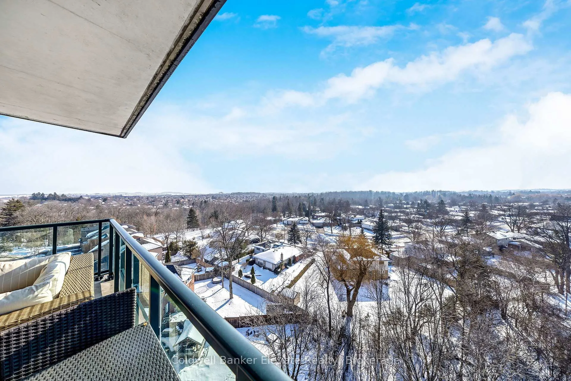 Photo 38 of Unit 905, 50 Hall Road, Halton Hills, Georgetown — HOMEH