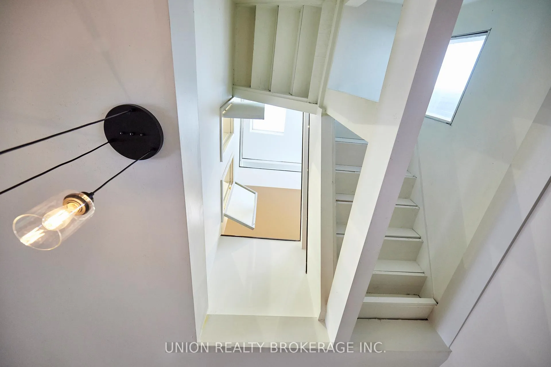 Photo 11 of 158 Heward Avenue, Toronto, South Riverdale — HOMEH
