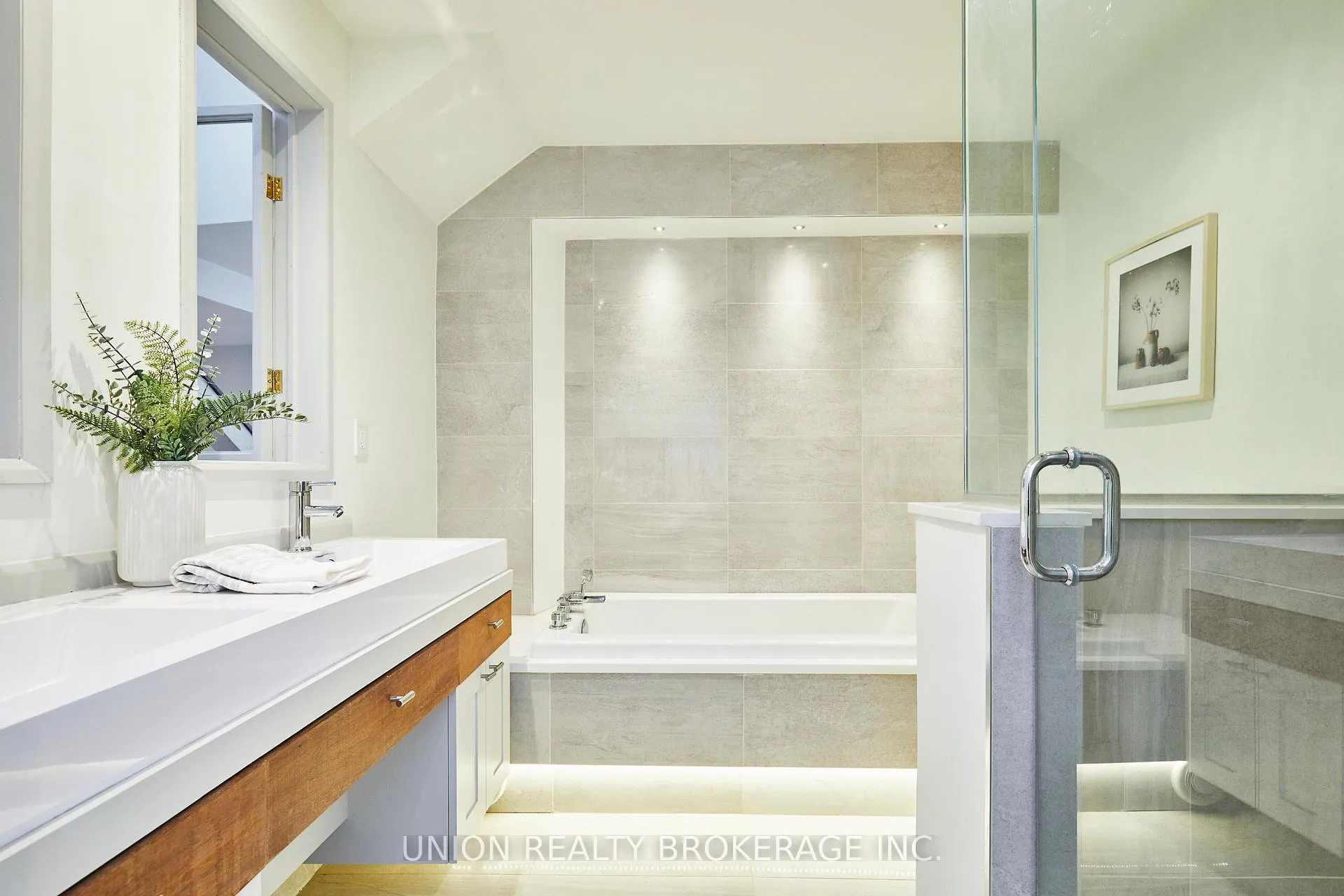 Photo 19 of 158 Heward Avenue, Toronto, South Riverdale — HOMEH