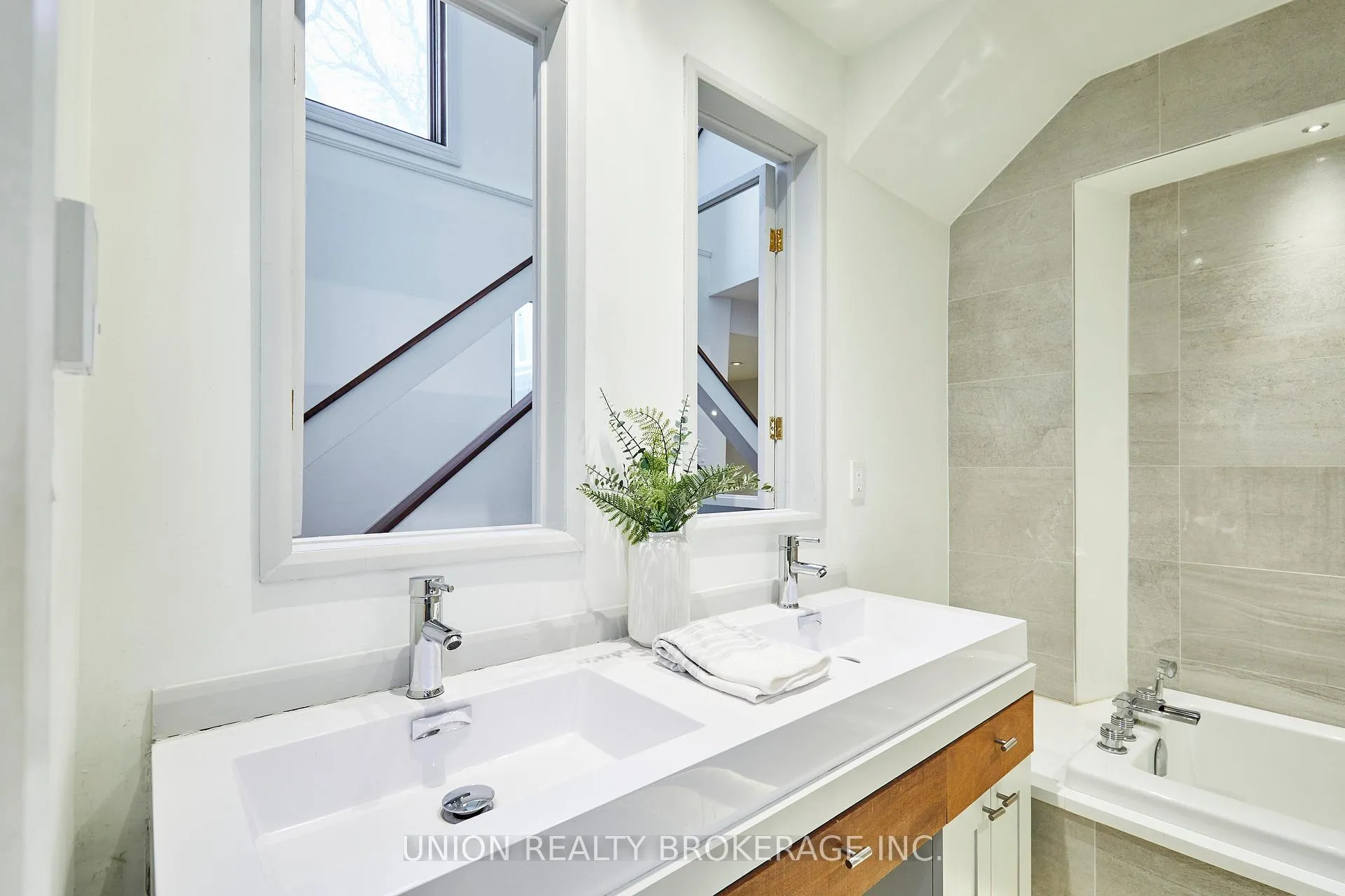 Photo 20 of 158 Heward Avenue, Toronto, South Riverdale — HOMEH