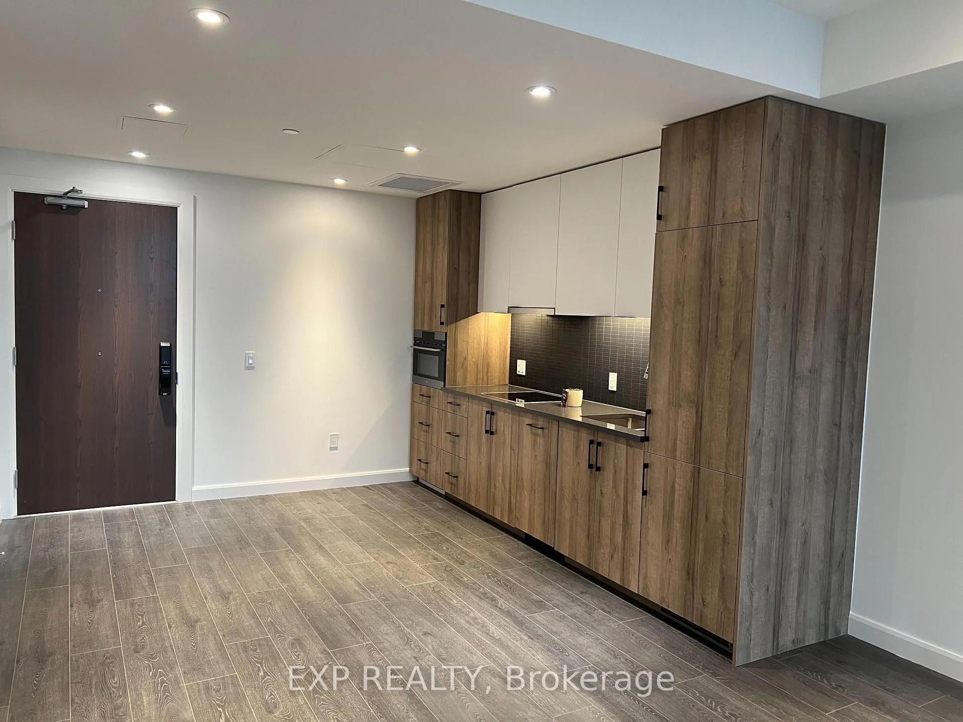 Photo 7 of Unit 705, 741 King Street W, Kitchener — HOMEH