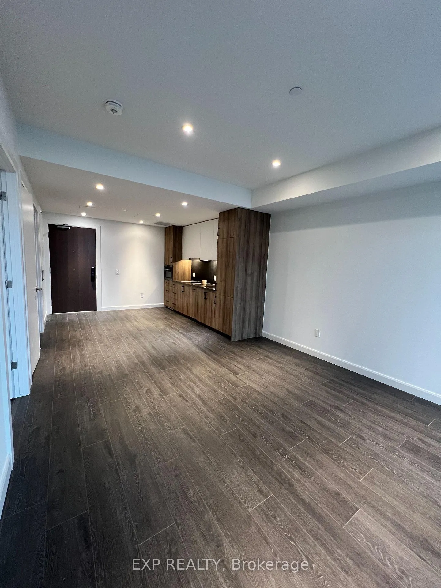 Photo 8 of Unit 705, 741 King Street W, Kitchener — HOMEH