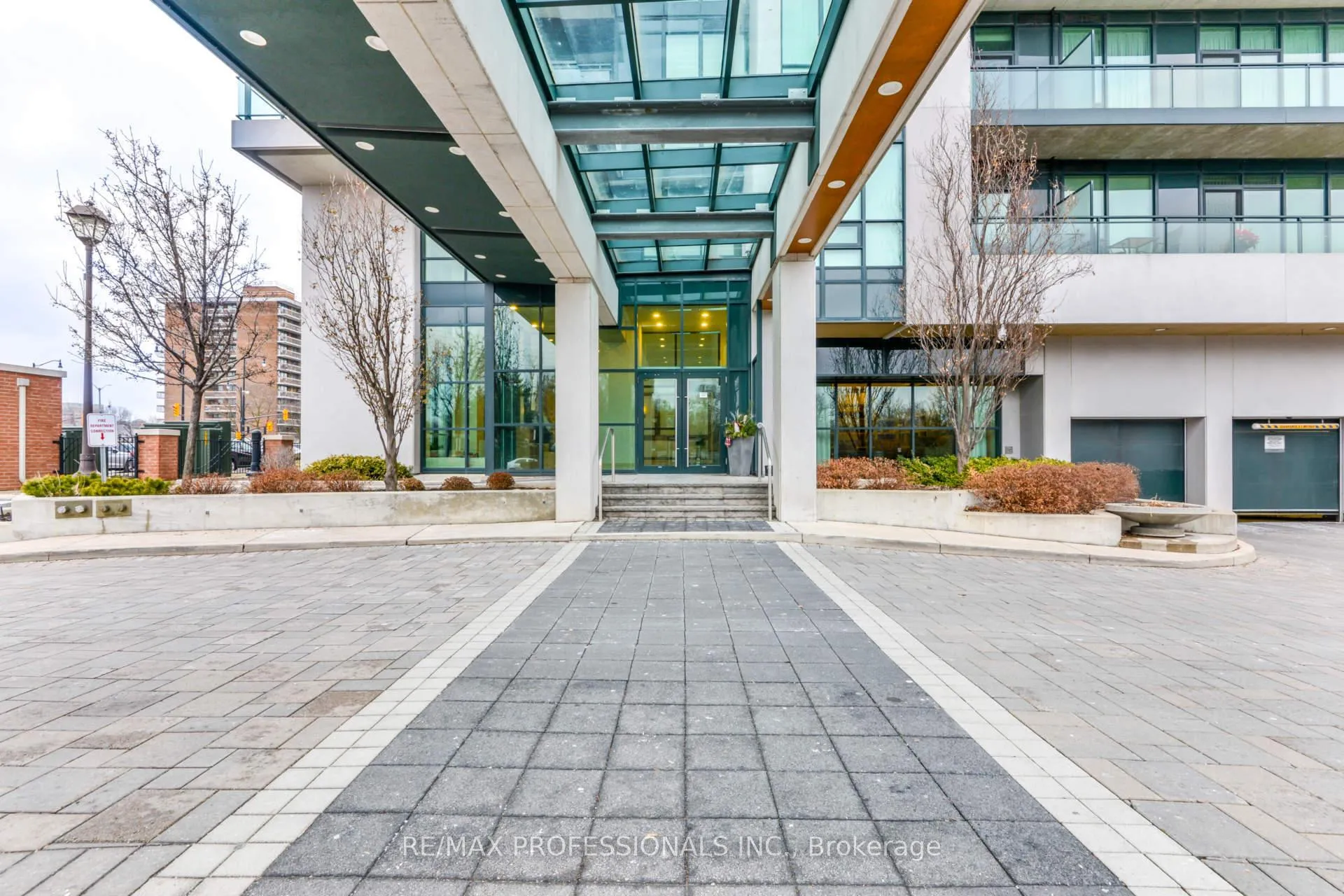 Photo 2 of Unit 2205, 100 John Street, Brampton, Downtown Brampton — HOMEH
