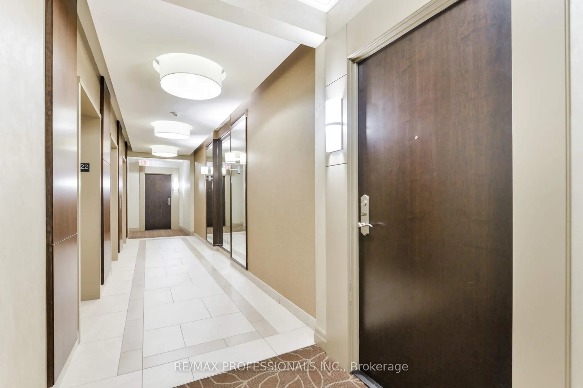 Photo 5 of Unit 2205, 100 John Street, Brampton, Downtown Brampton — HOMEH