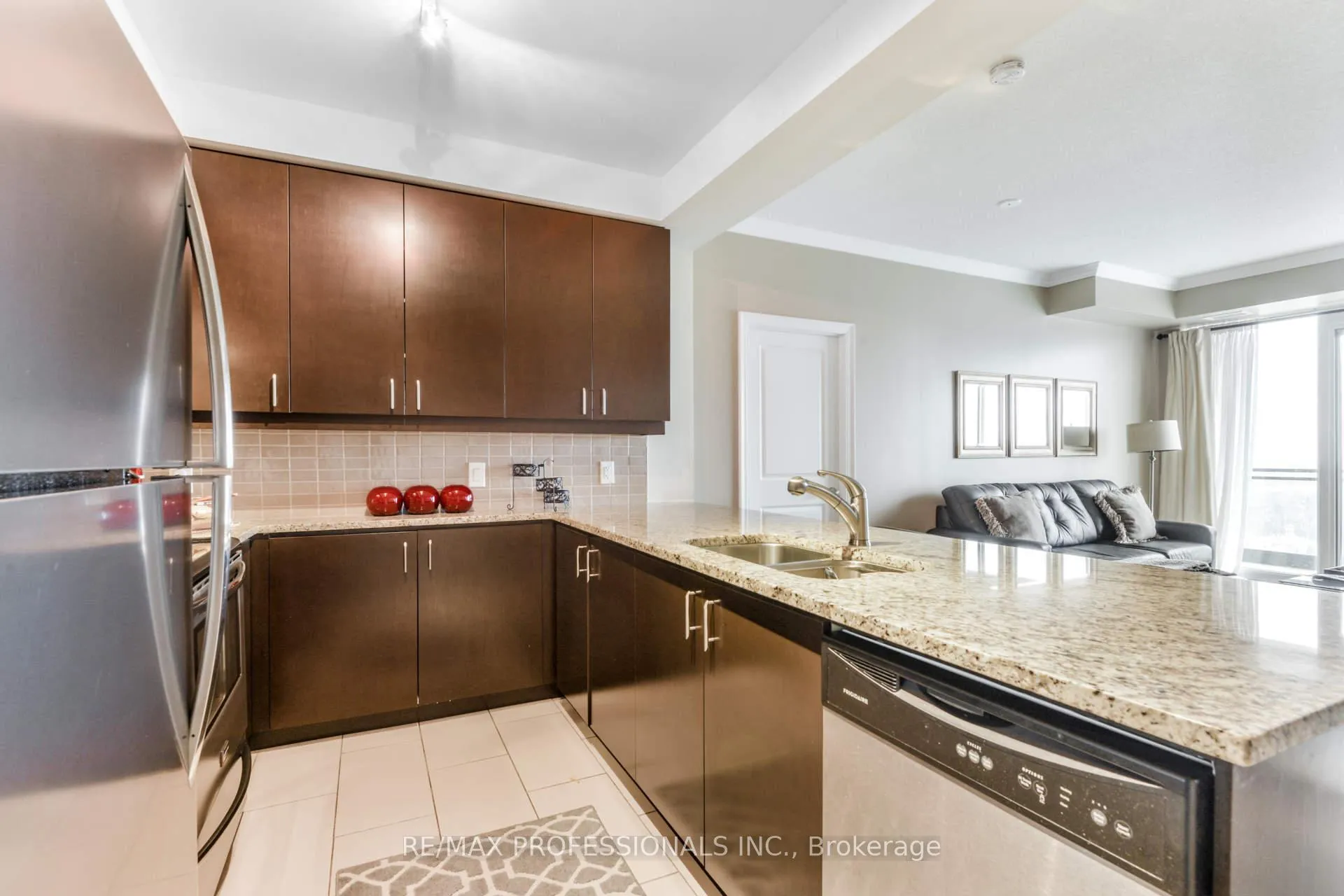 Photo 13 of Unit 2205, 100 John Street, Brampton, Downtown Brampton — HOMEH