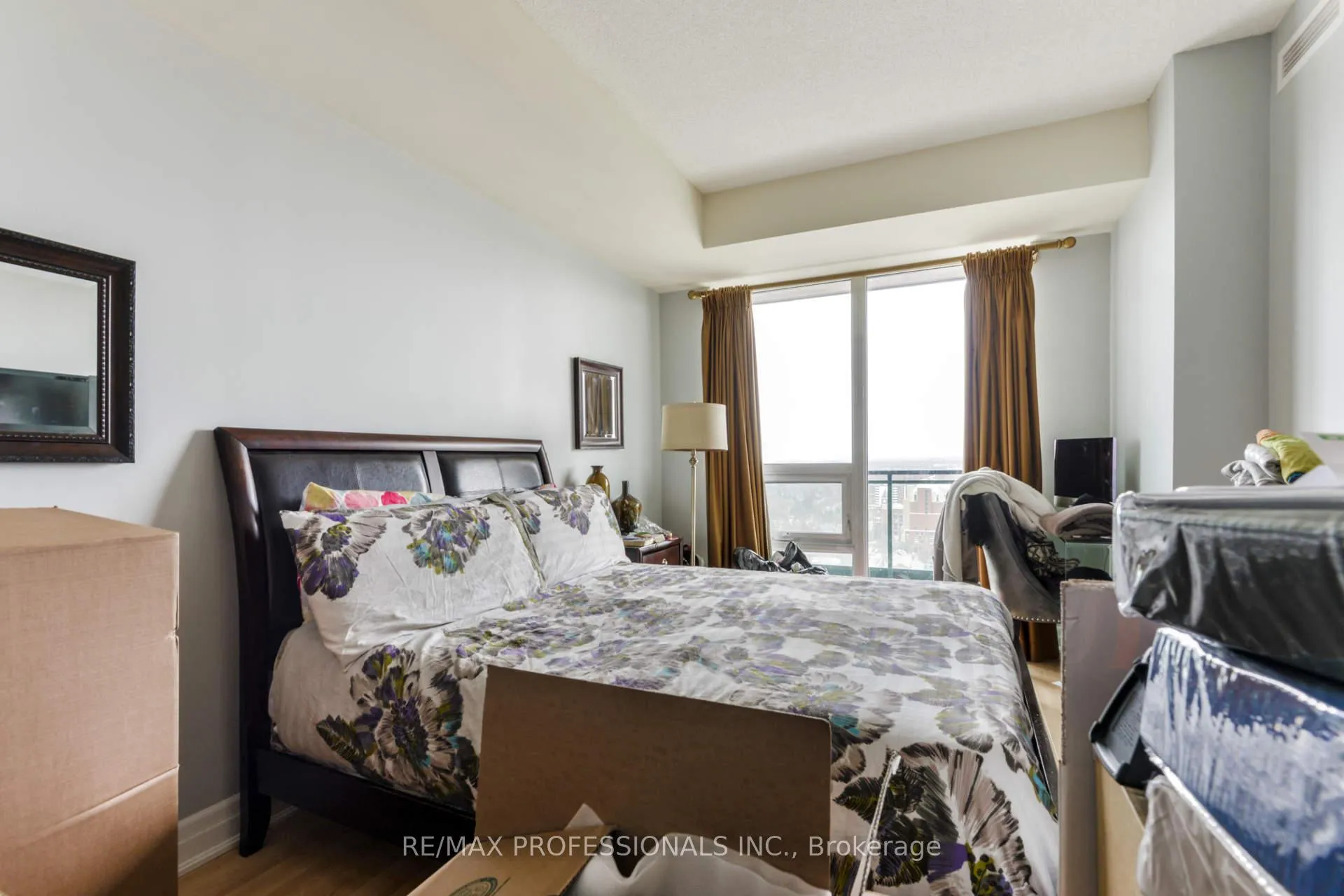 Photo 15 of Unit 2205, 100 John Street, Brampton, Downtown Brampton — HOMEH