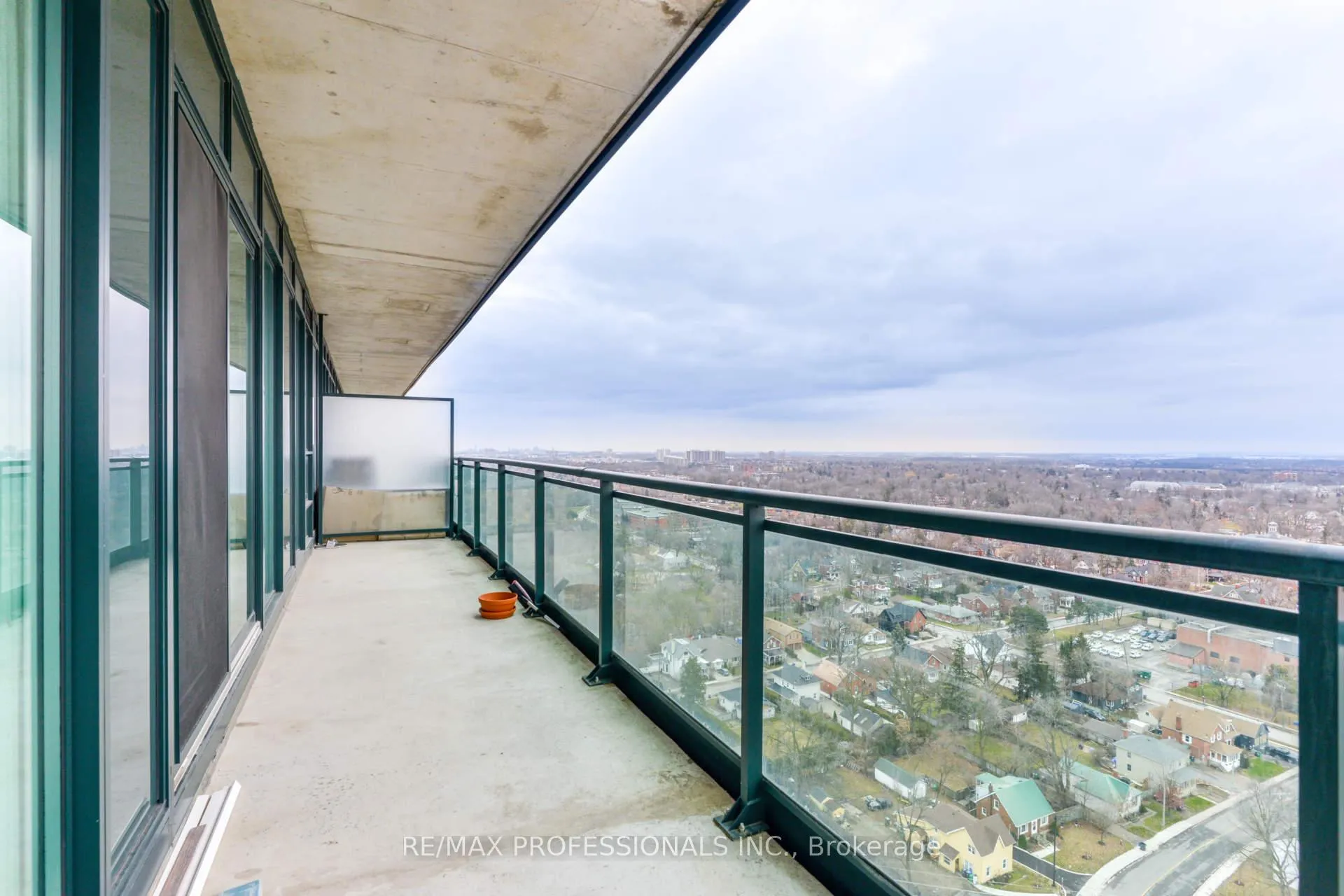 Photo 20 of Unit 2205, 100 John Street, Brampton, Downtown Brampton — HOMEH