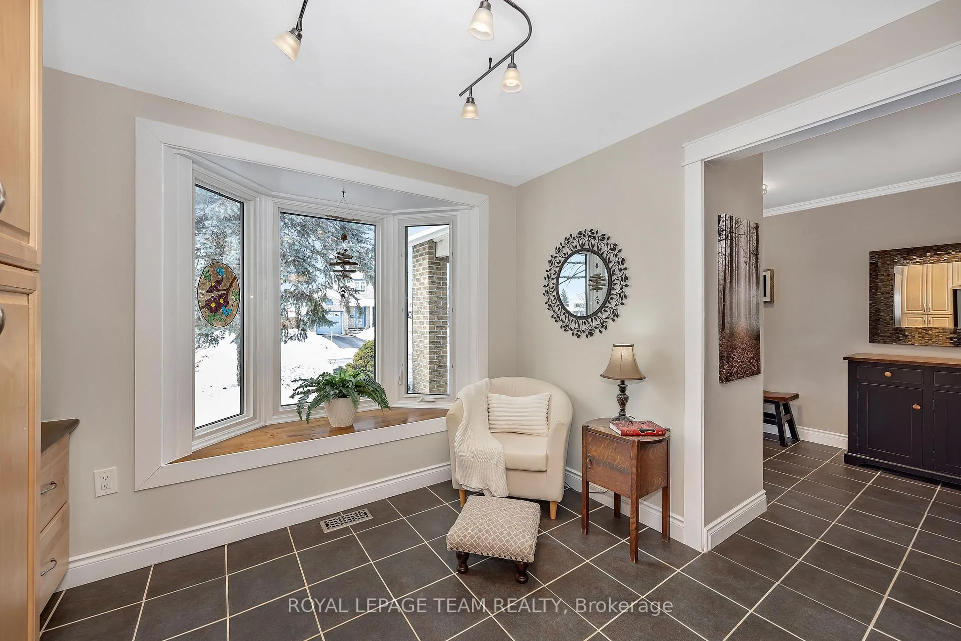 Photo 4 of 277 Park Grove Drive, Ottawa, Queenswood Heights South — HOMEH