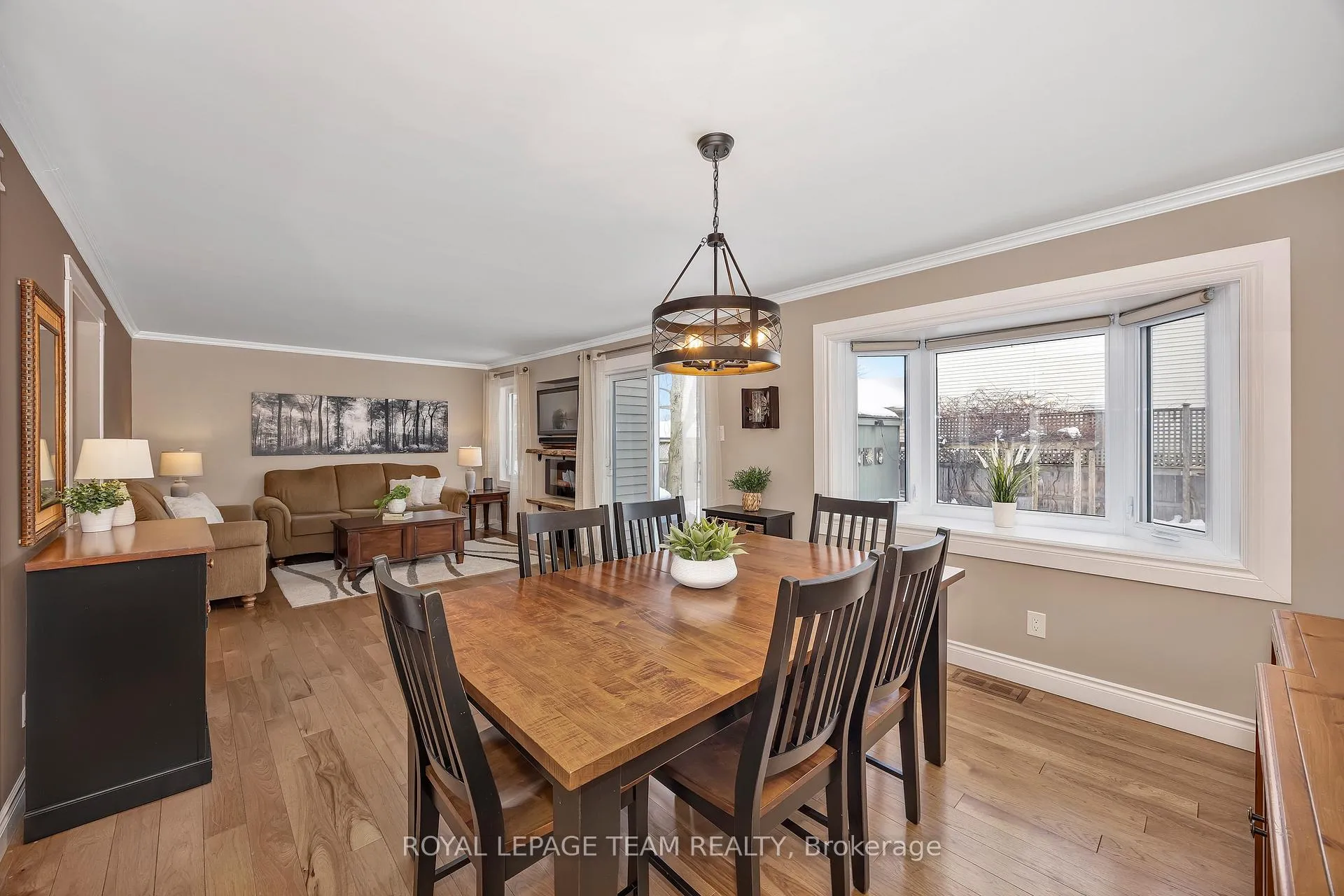 Photo 10 of 277 Park Grove Drive, Ottawa, Queenswood Heights South — HOMEH