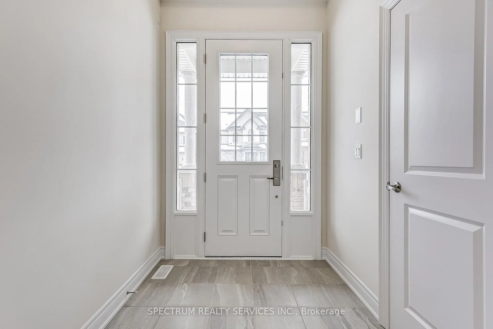 Photo 4 of 27 Rogerson Street E, Clarington, Newcastle — HOMEH