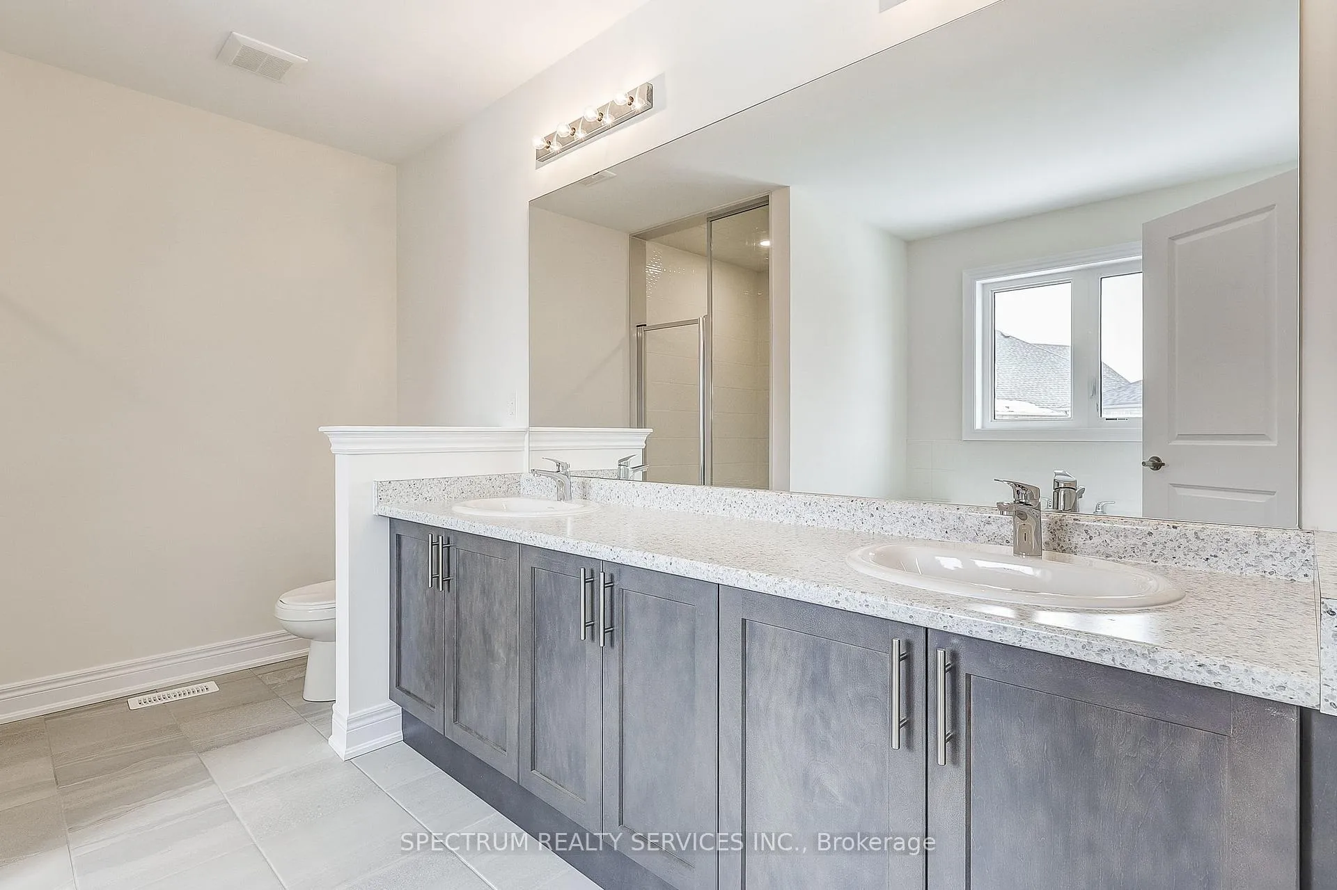 Photo 30 of 27 Rogerson Street E, Clarington, Newcastle — HOMEH