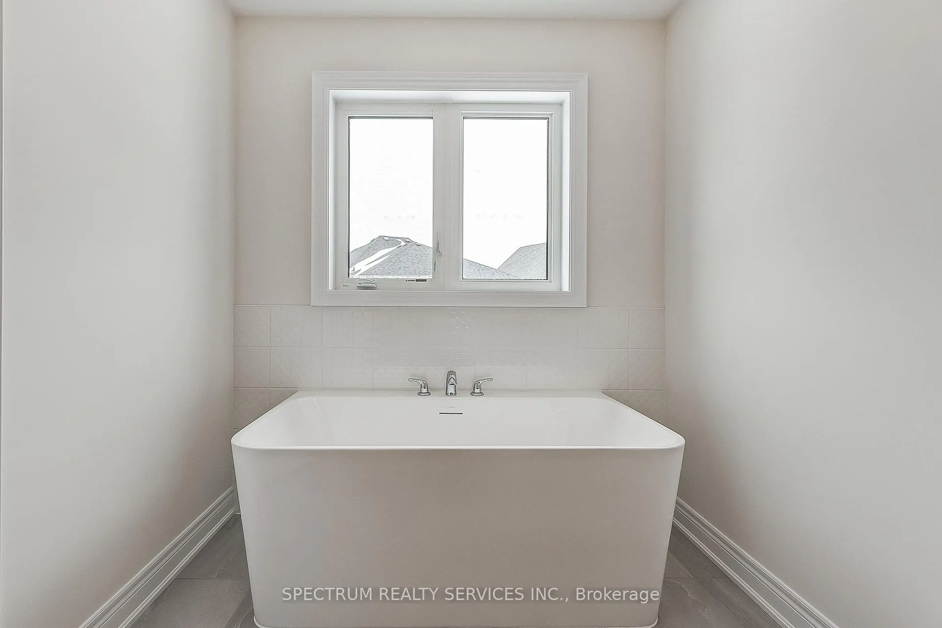Photo 31 of 27 Rogerson Street E, Clarington, Newcastle — HOMEH