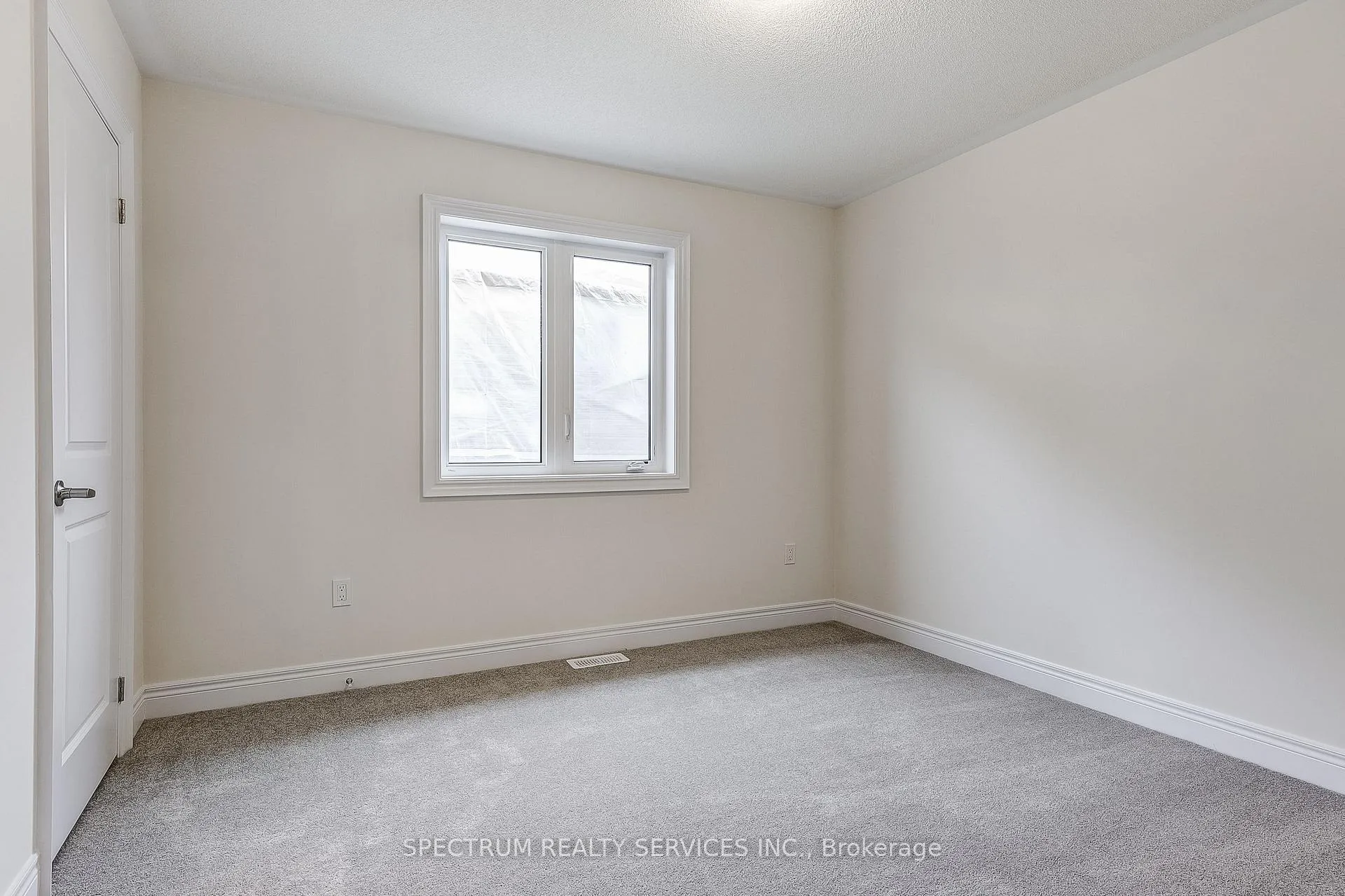 Photo 33 of 27 Rogerson Street E, Clarington, Newcastle — HOMEH