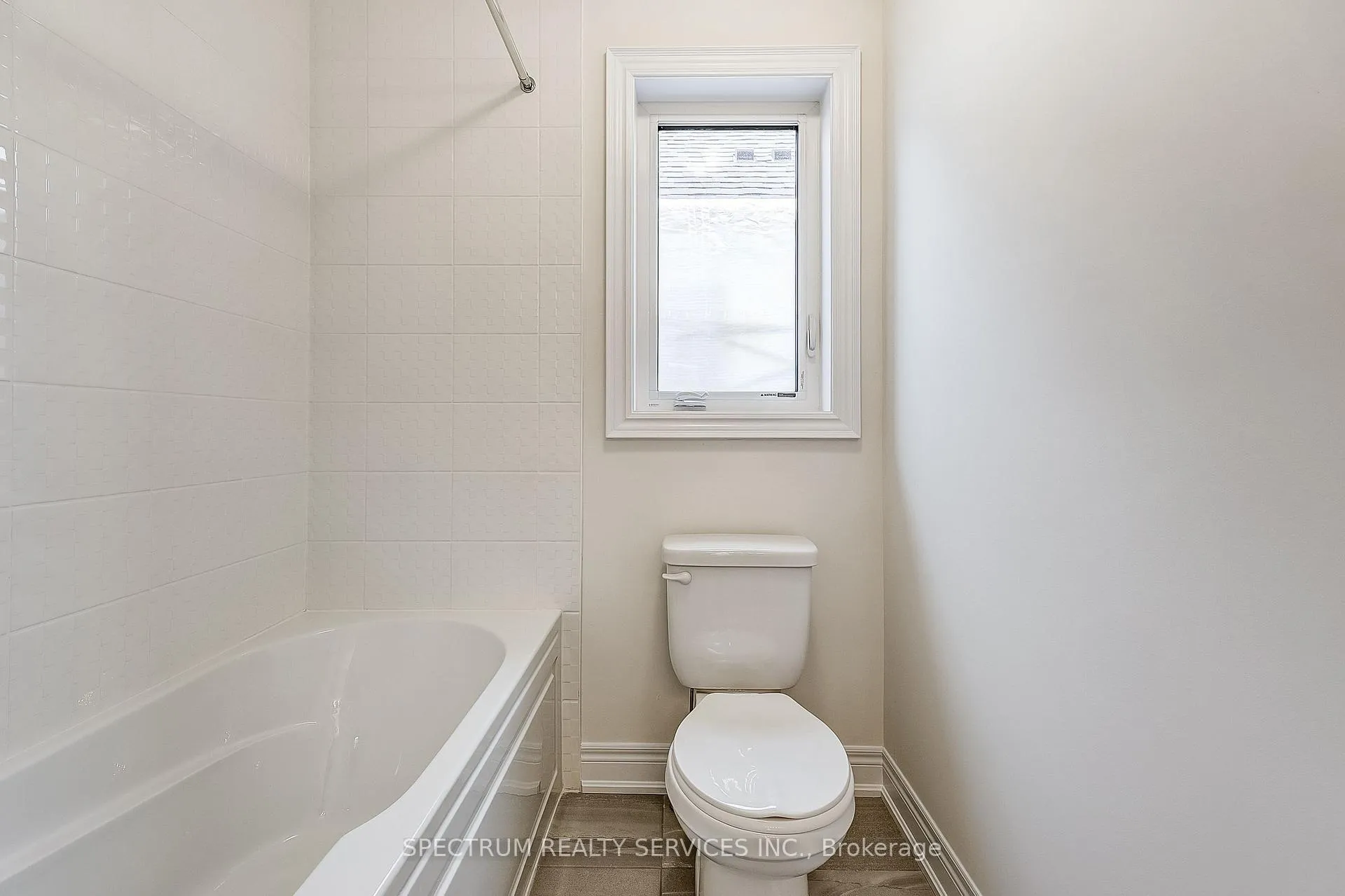 Photo 36 of 27 Rogerson Street E, Clarington, Newcastle — HOMEH