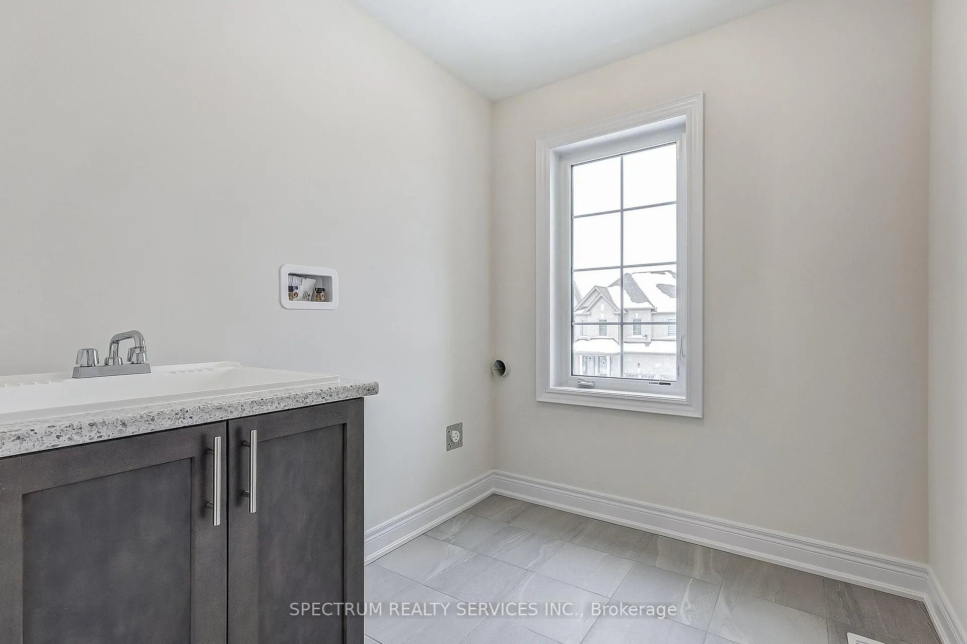 Photo 41 of 27 Rogerson Street E, Clarington, Newcastle — HOMEH