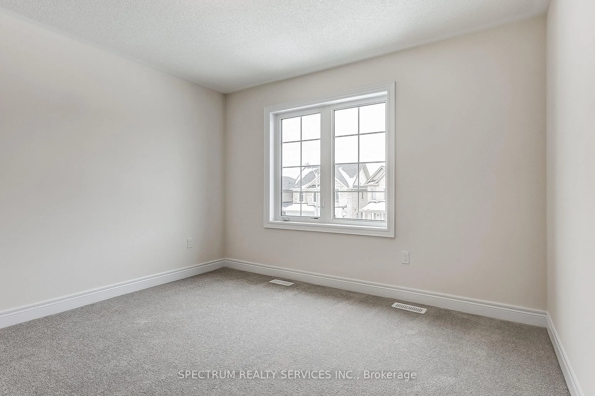 Photo 42 of 27 Rogerson Street E, Clarington, Newcastle — HOMEH