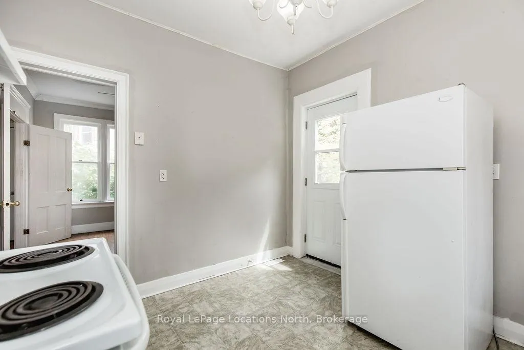 Photo 16 of 37 Ross Street, Barrie, Sunnidale — HOMEH