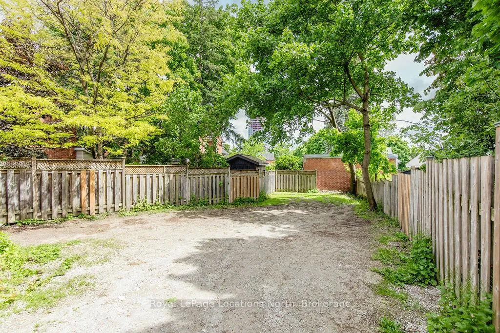 Photo 38 of 37 Ross Street, Barrie, Sunnidale — HOMEH